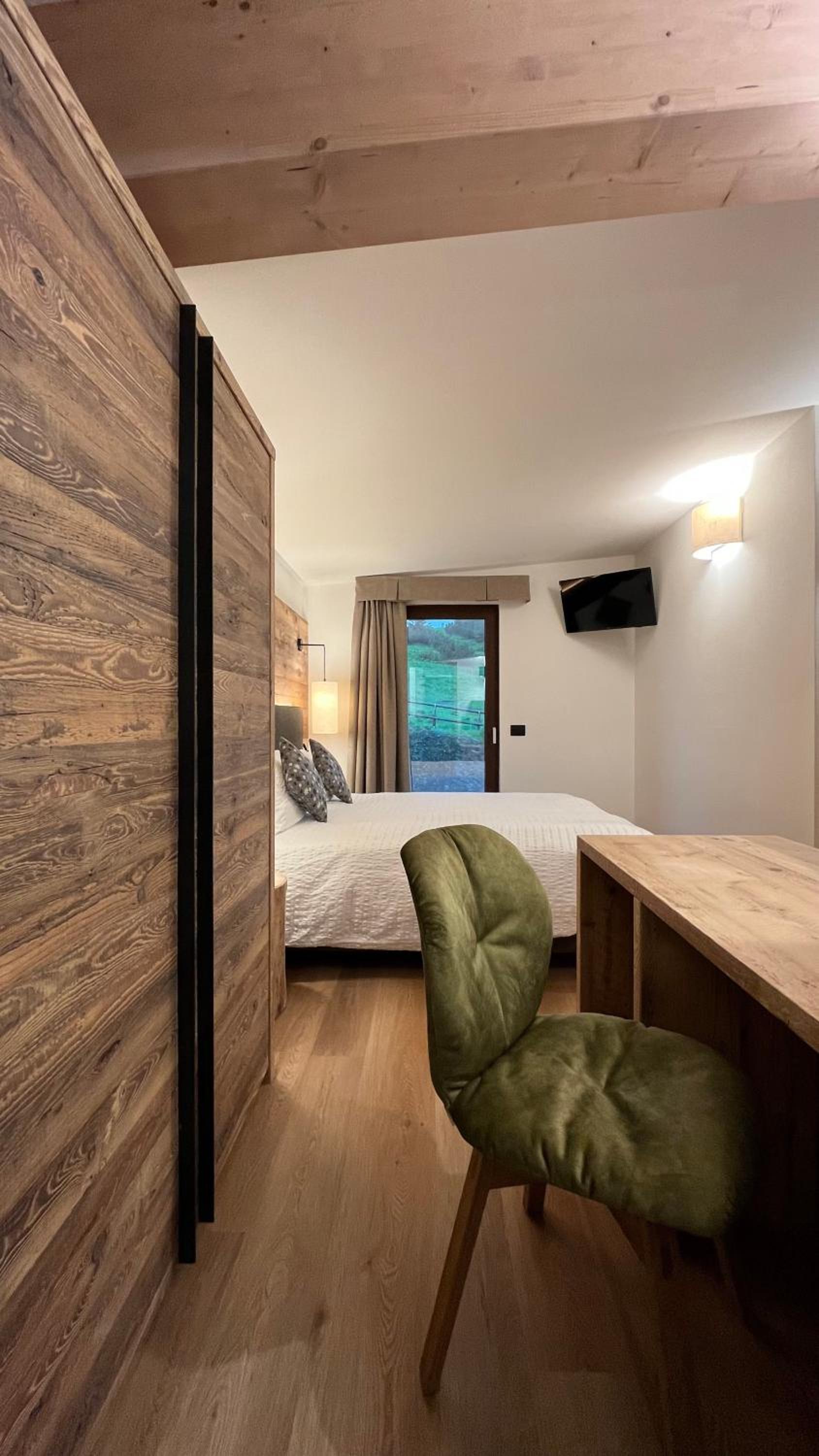 King Room with Mountain View photo 1