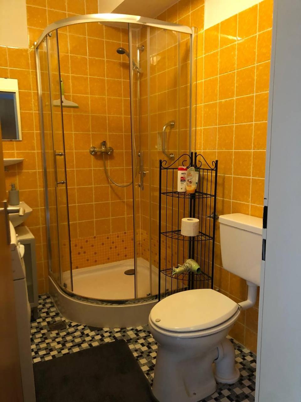 One-Bedroom Apartment - Photo 36