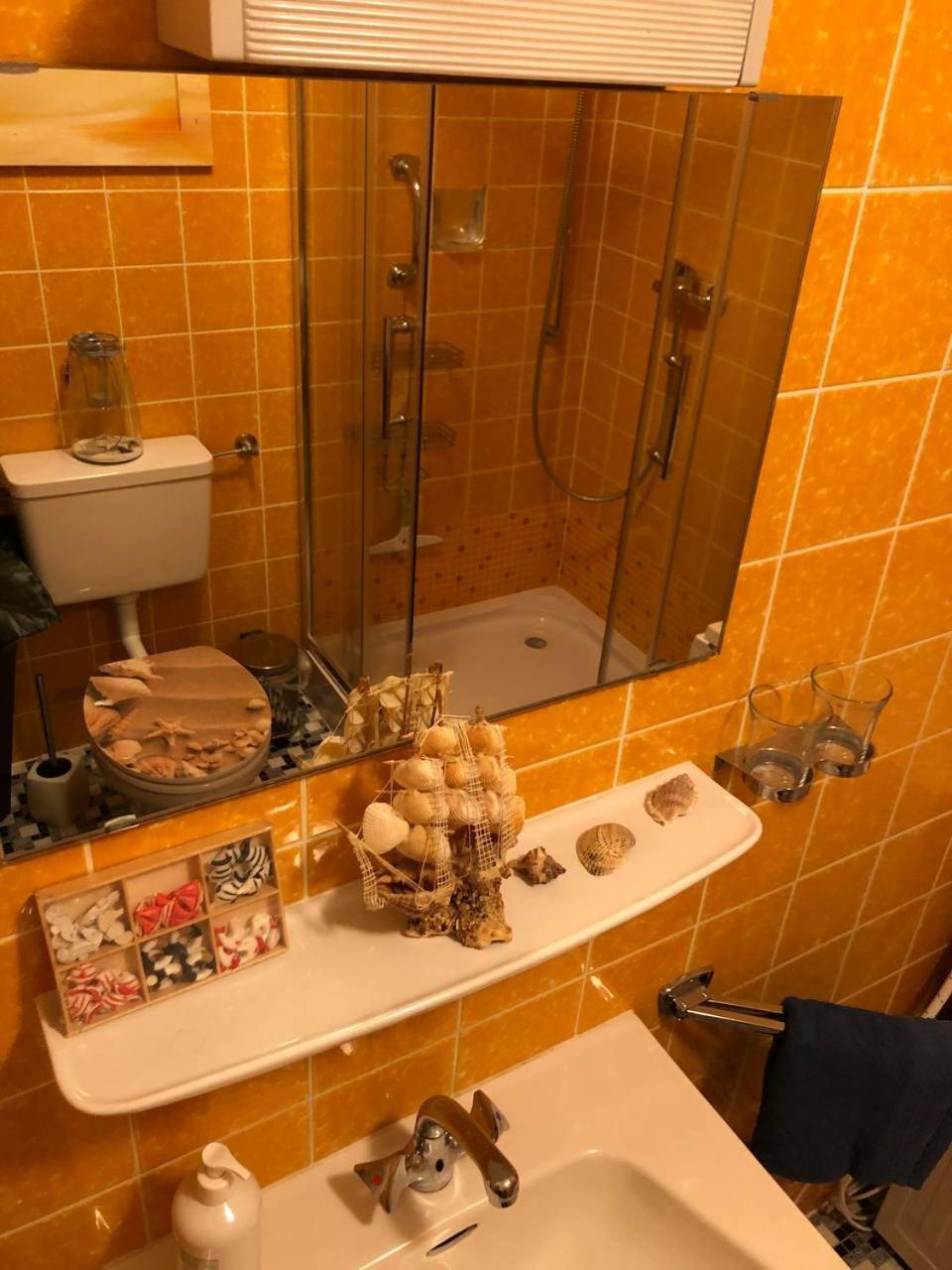 One-Bedroom Apartment - Photo 2