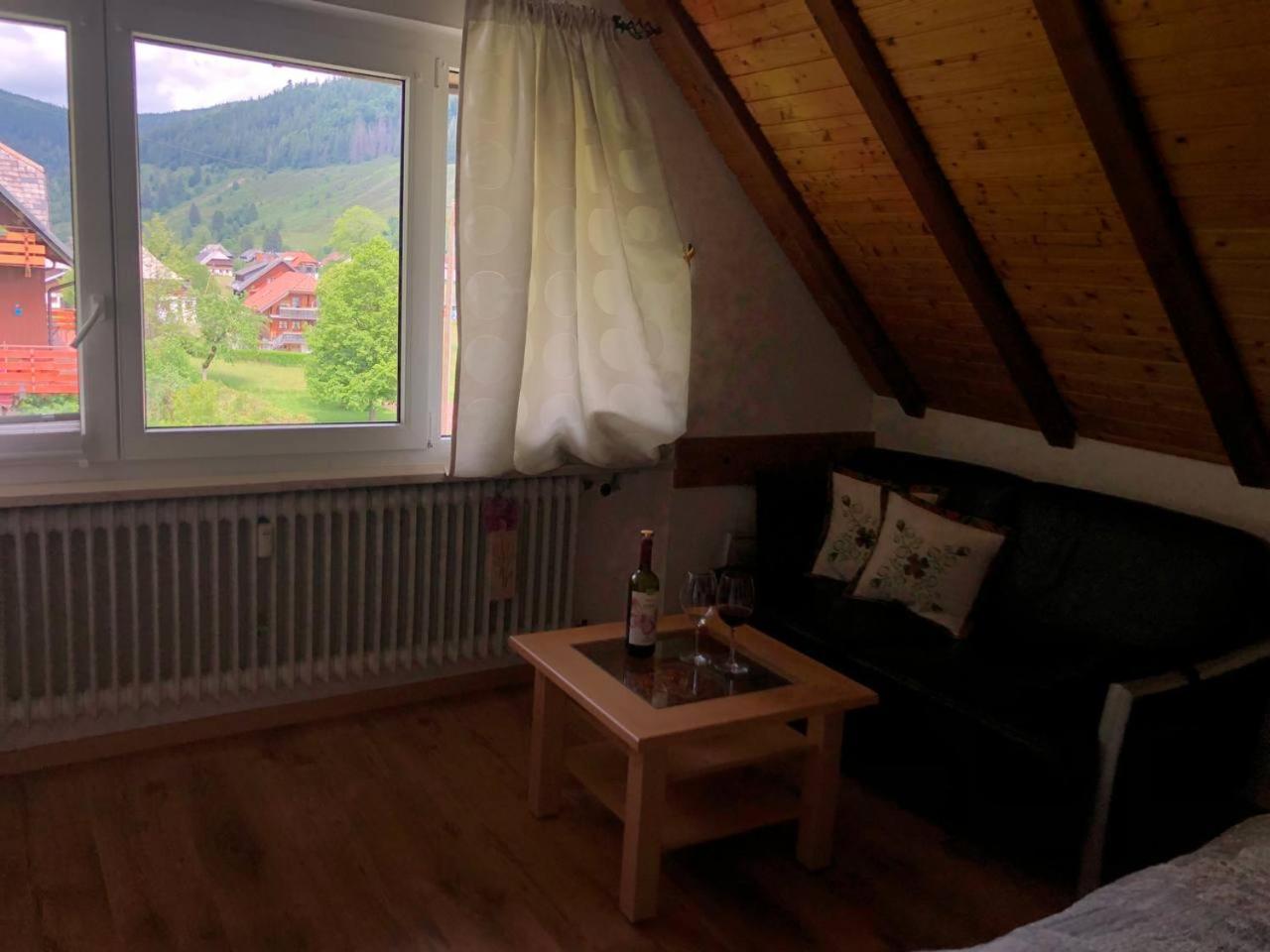 One-Bedroom Apartment - Photo 3
