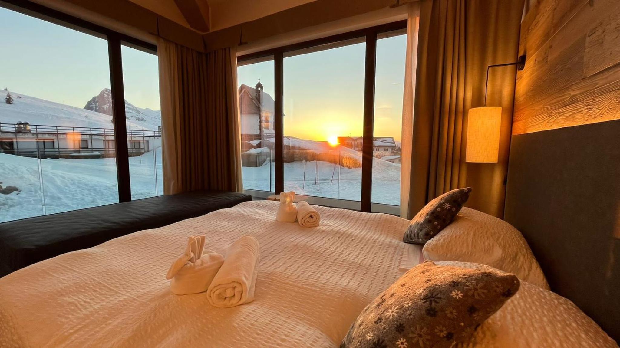King Room with Mountain View photo 3