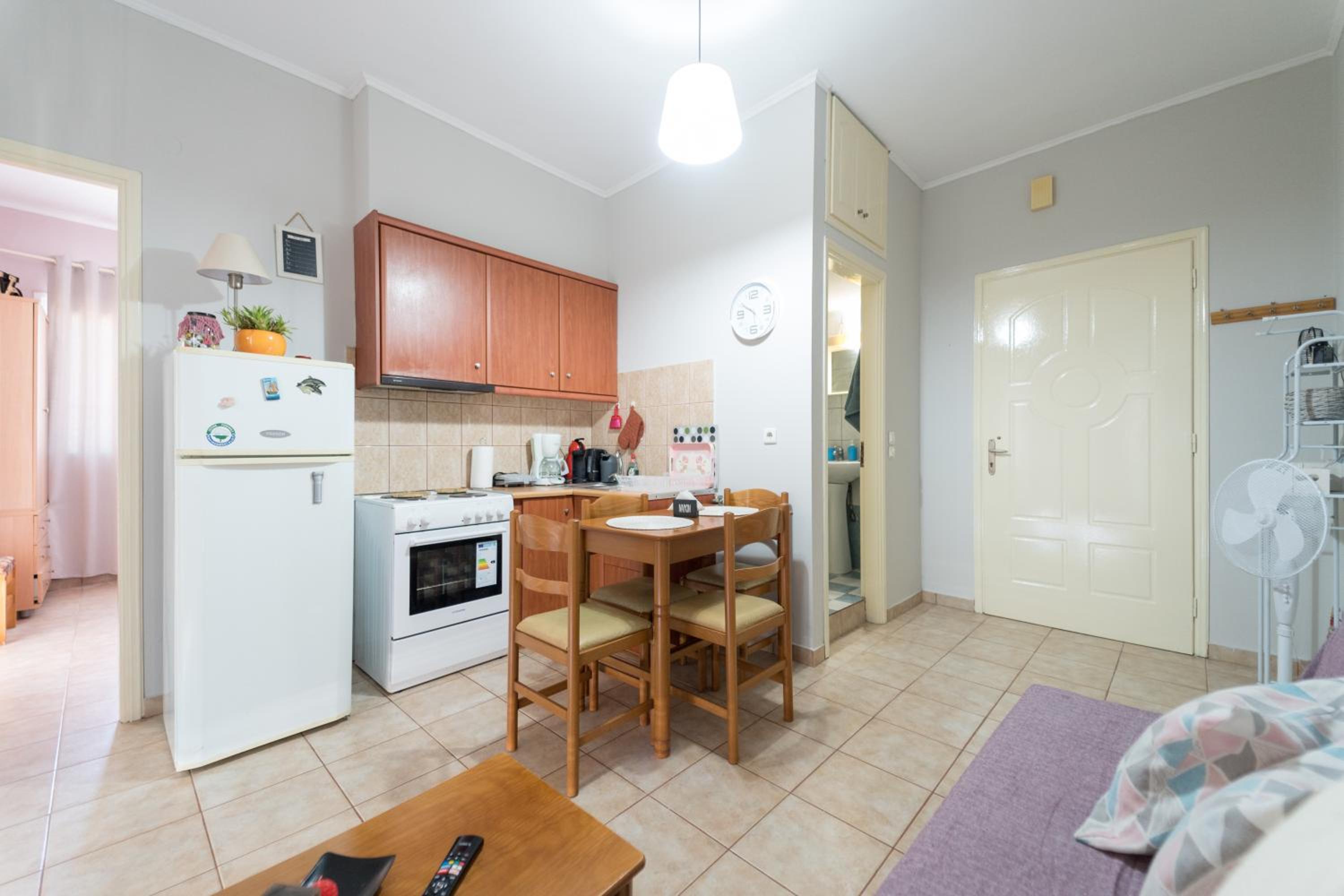 One-Bedroom Apartment photo 2