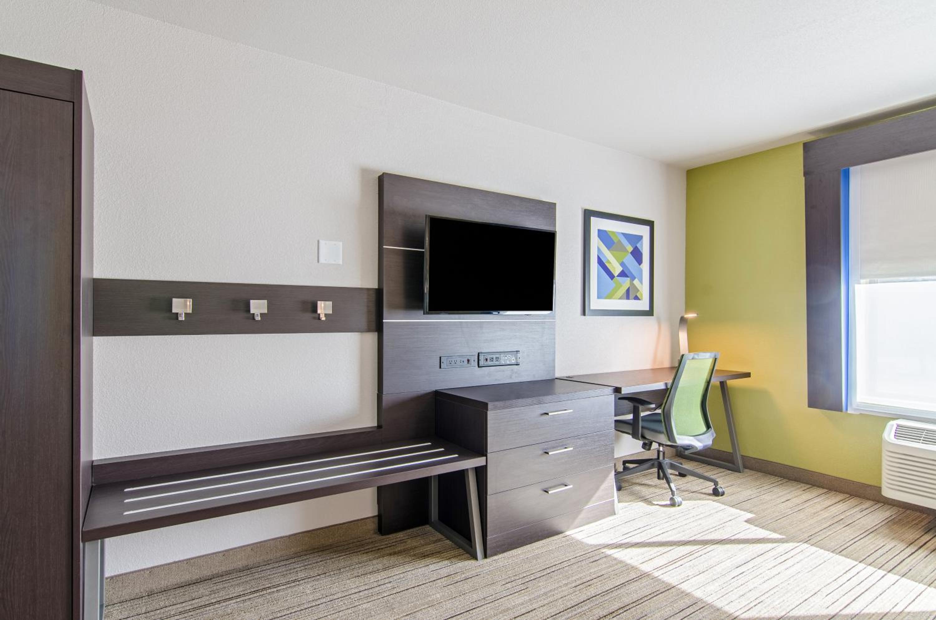 Standard King Room - Communications Accessible