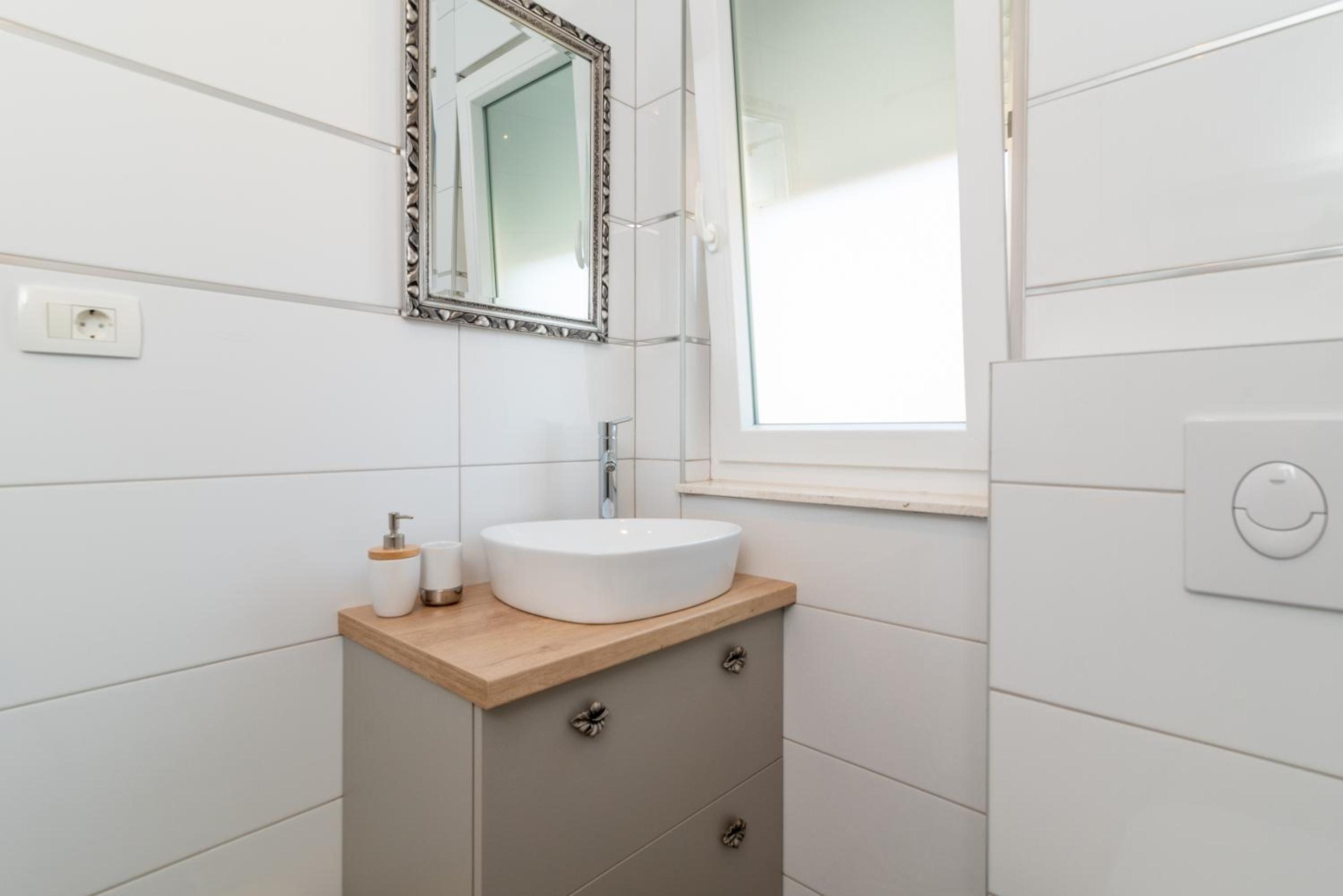 Studio Apartment - Photo 21