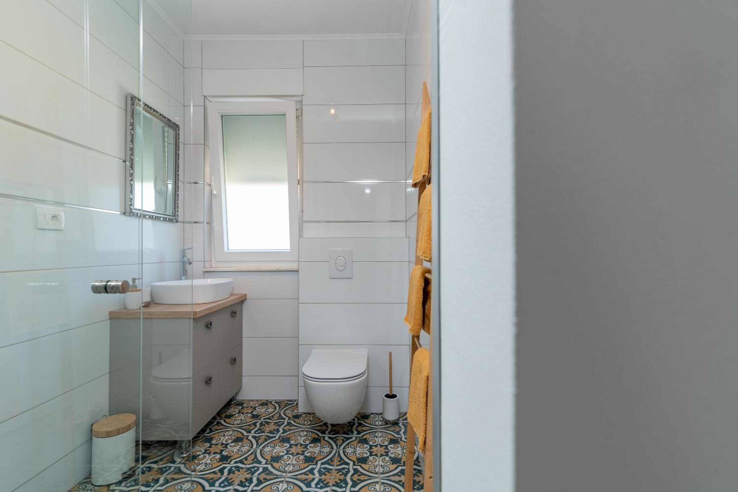 Studio Apartment - Photo 23