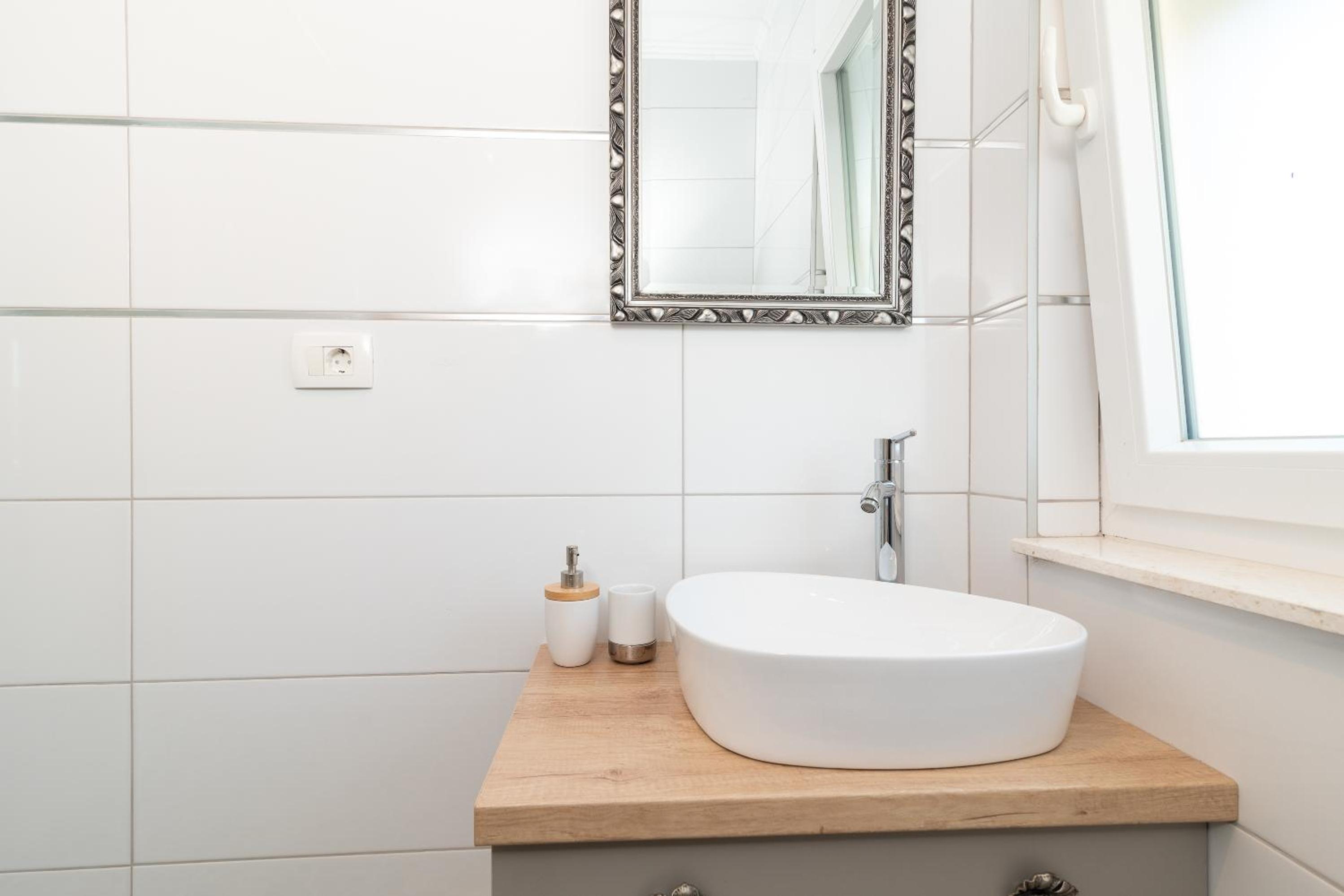 Studio Apartment - Photo 20