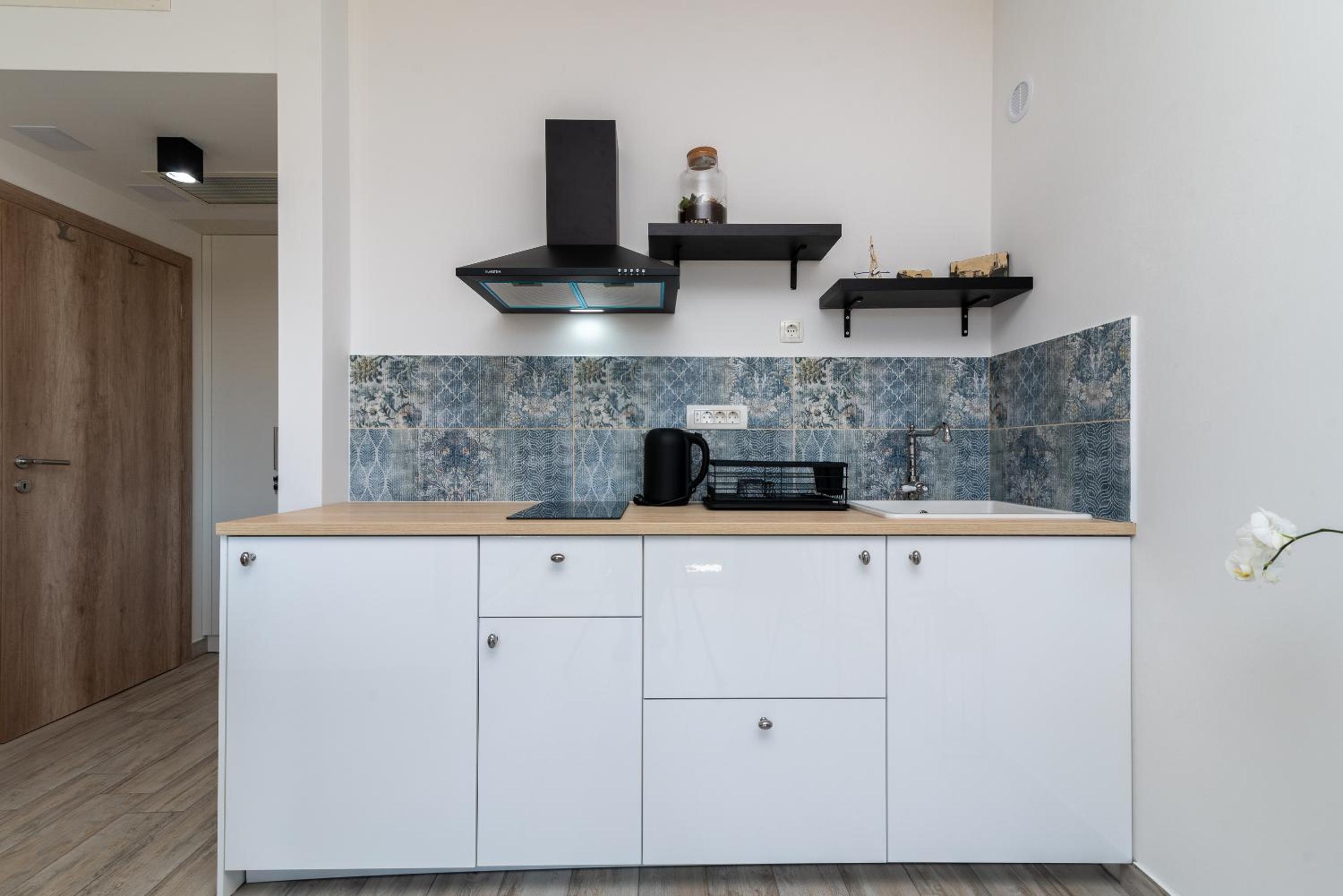 Studio Apartment - Photo 9