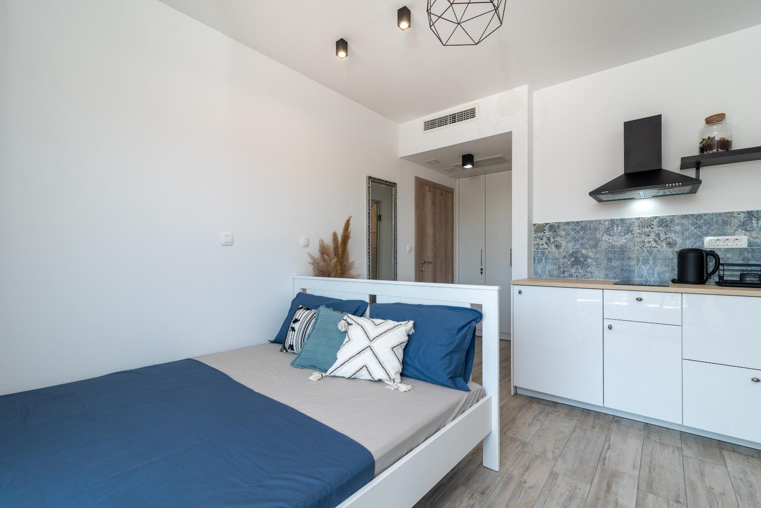 Studio Apartment - Photo 3