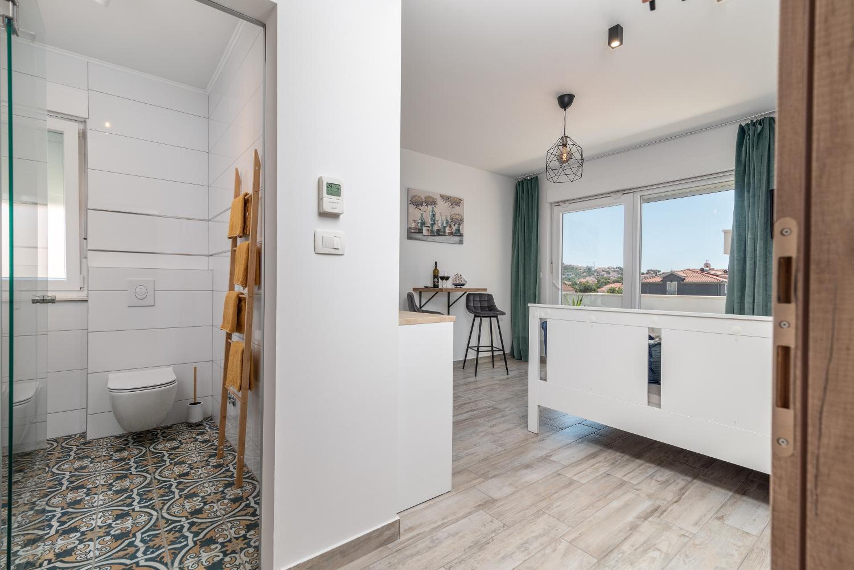 Studio Apartment - Photo 8