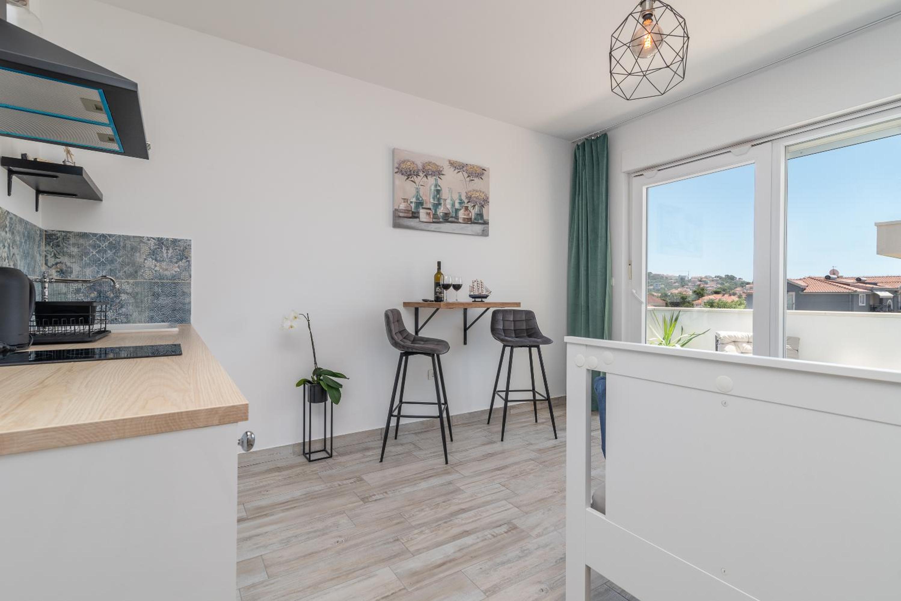 Studio Apartment - Photo 30