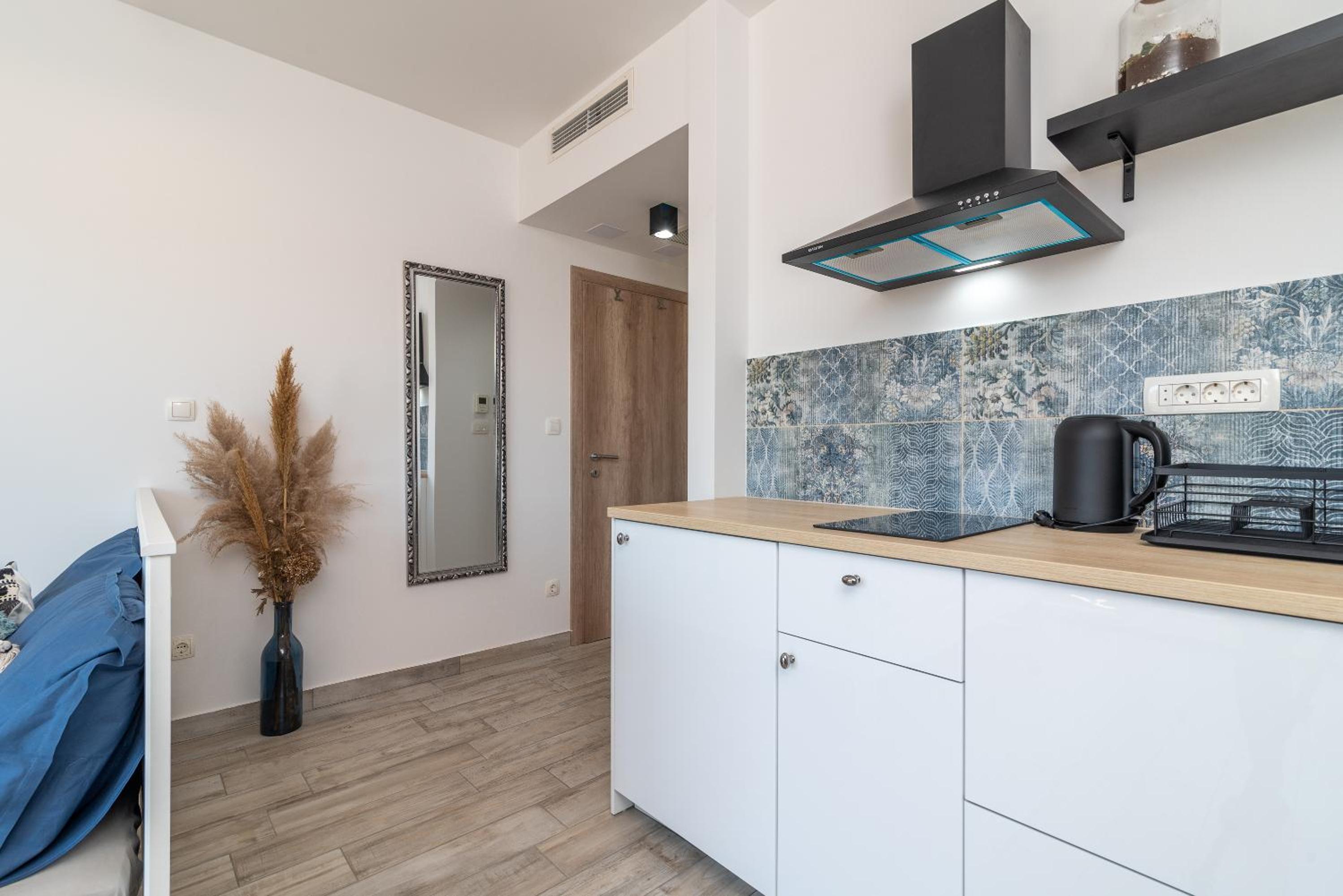 Studio Apartment - Photo 7