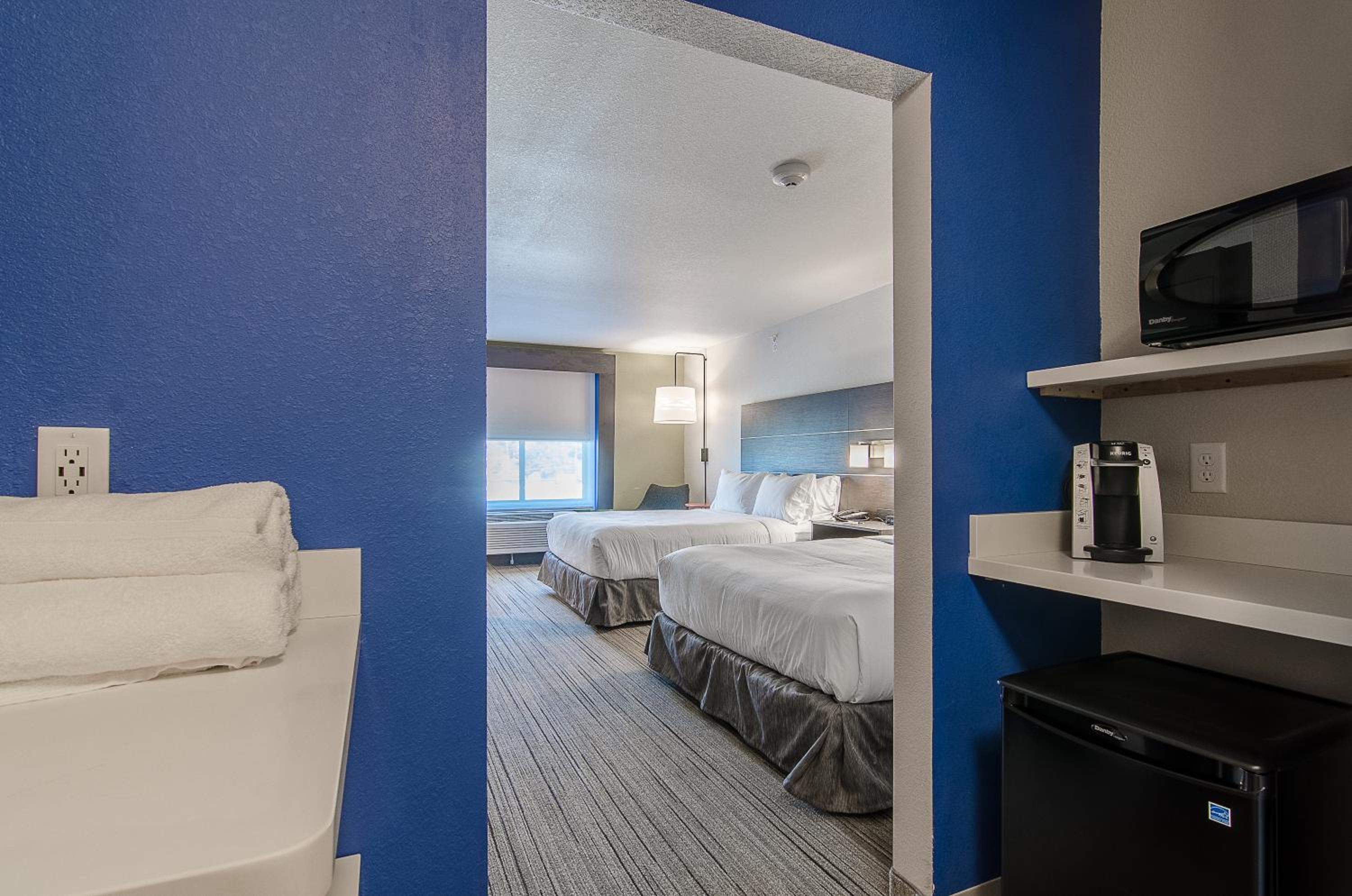 Large Standard Queen Room with Two Queen Beds