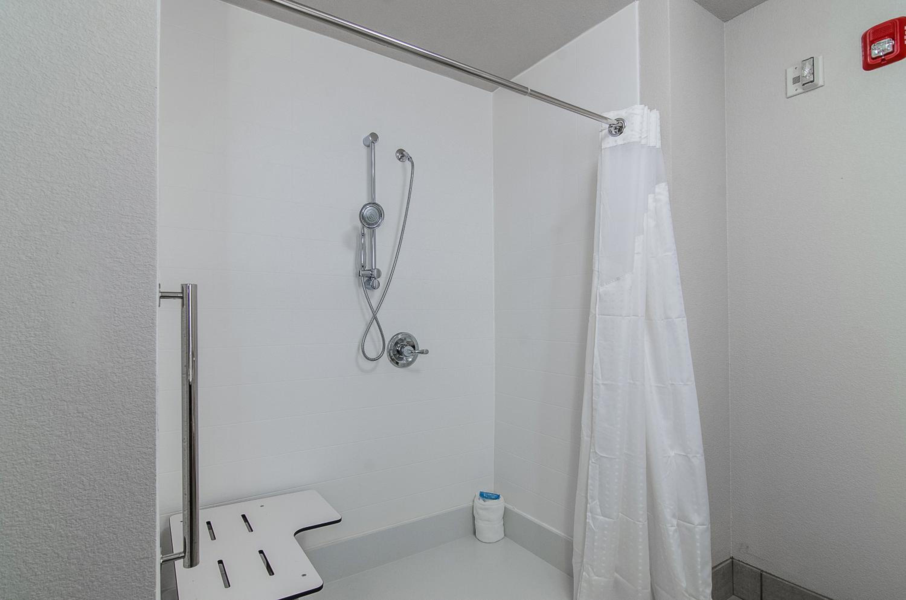 Standard King Room with Roll-in Shower - Mobility Accessible