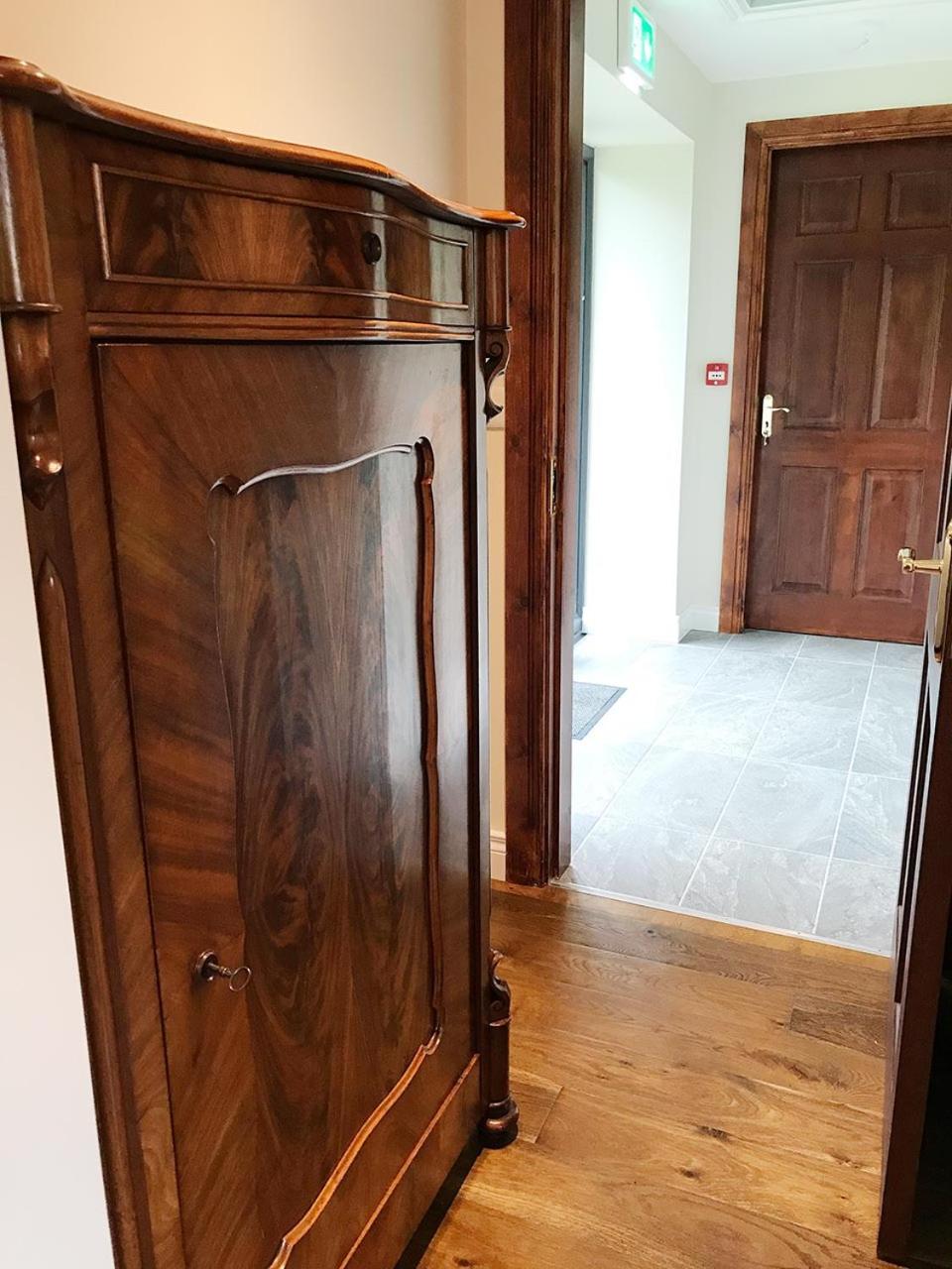 Double or Twin Room with View - Photo 6