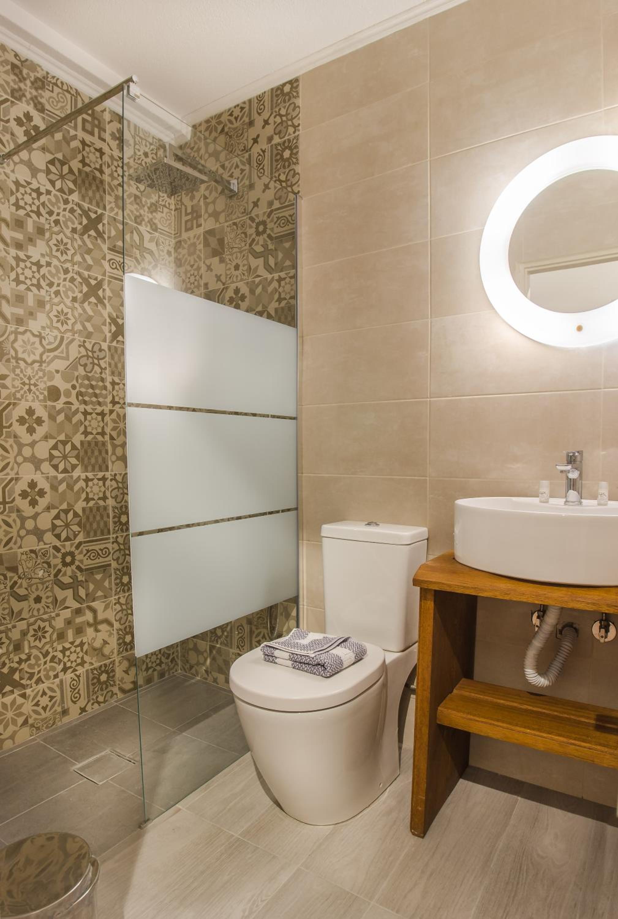 Deluxe Triple Room - Photo 2