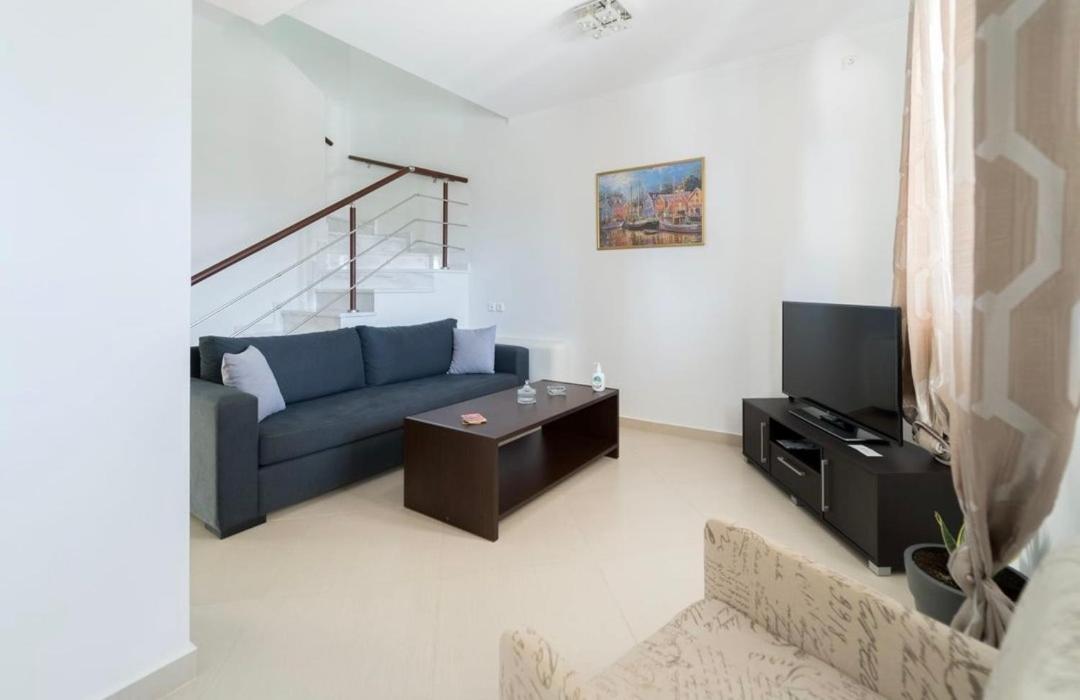 Maisonette photo 1