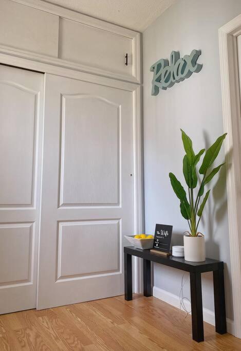 One-Bedroom Apartment - Photo 2