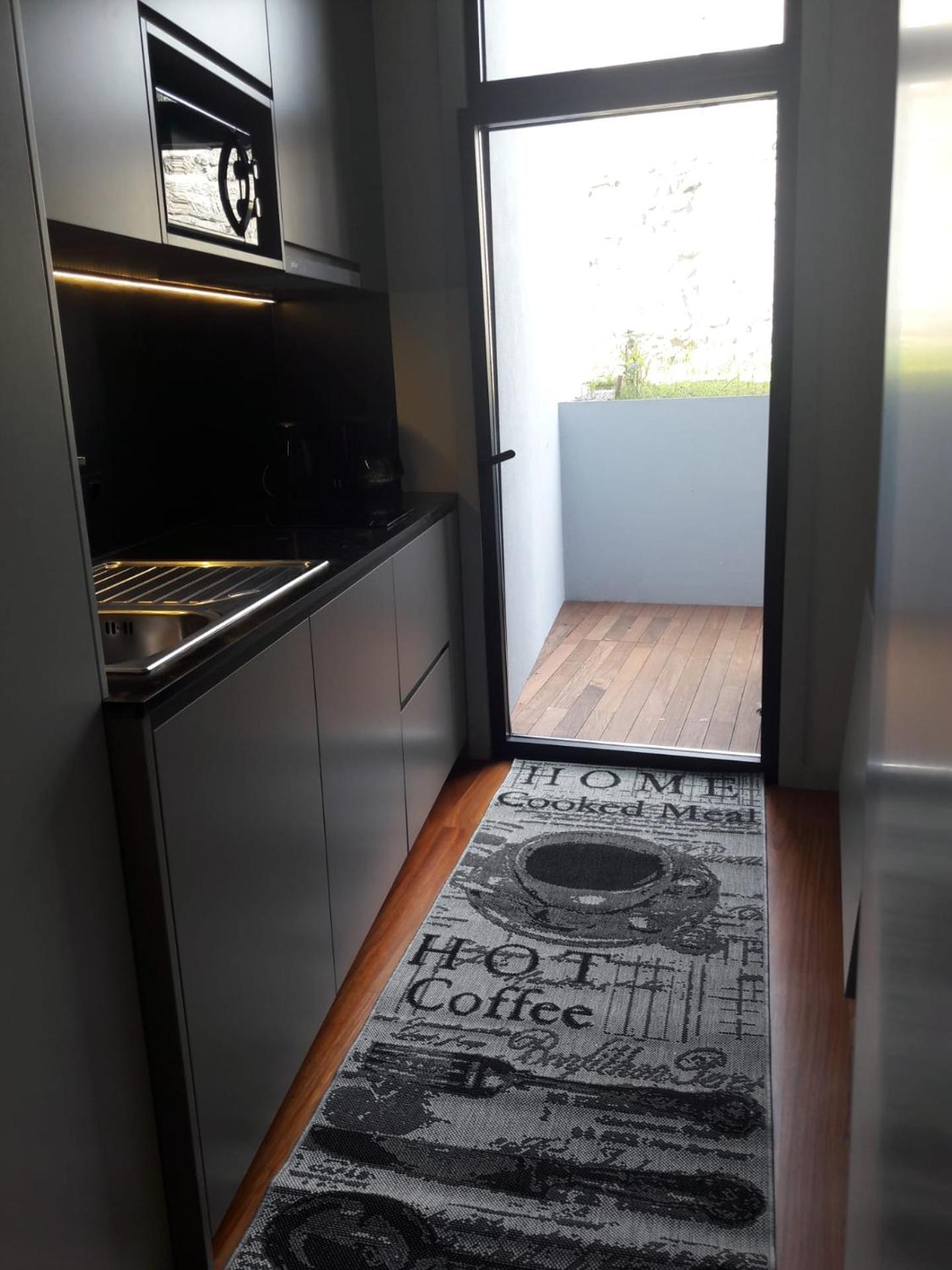 One-Bedroom Apartment - Photo 7