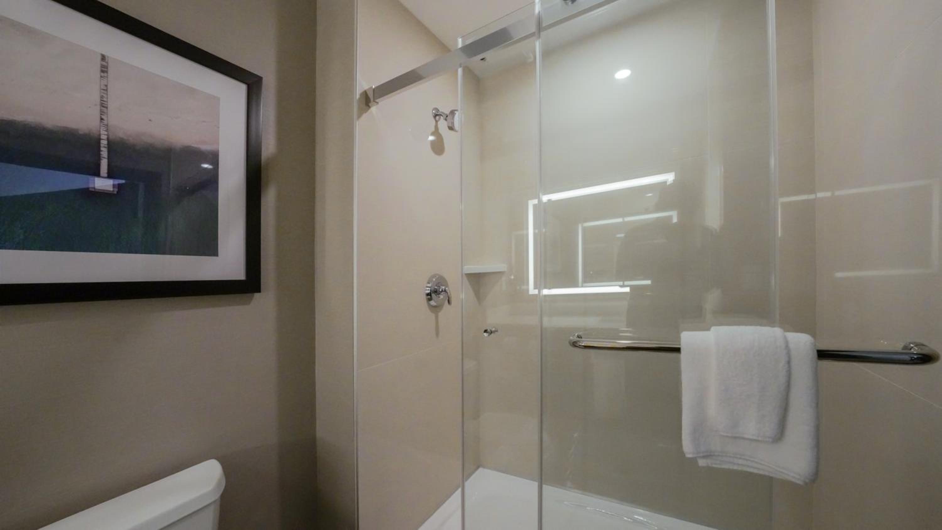 King Room - Non-Smoking - Photo 4