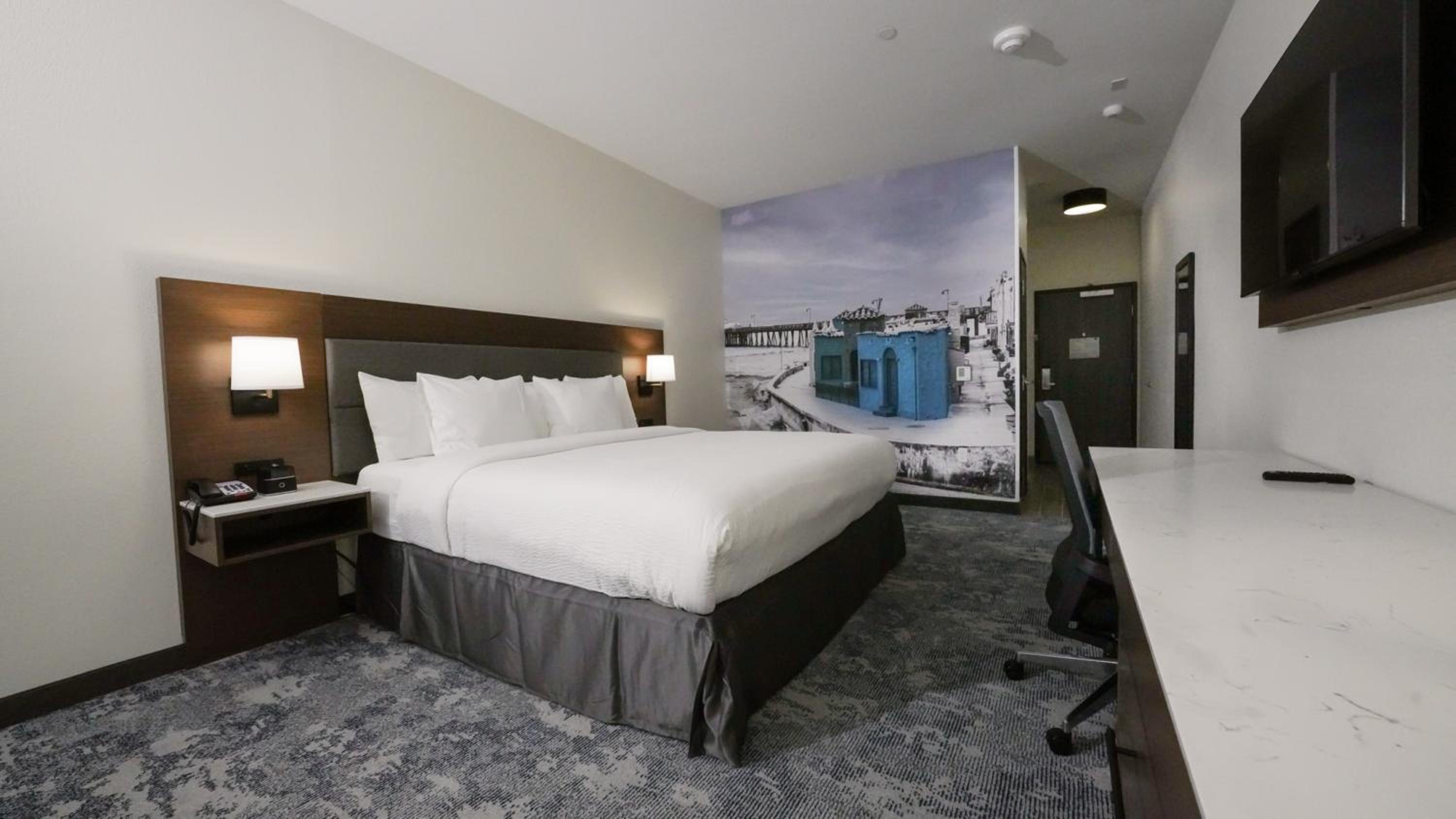 King Room - Non-Smoking - Photo 2