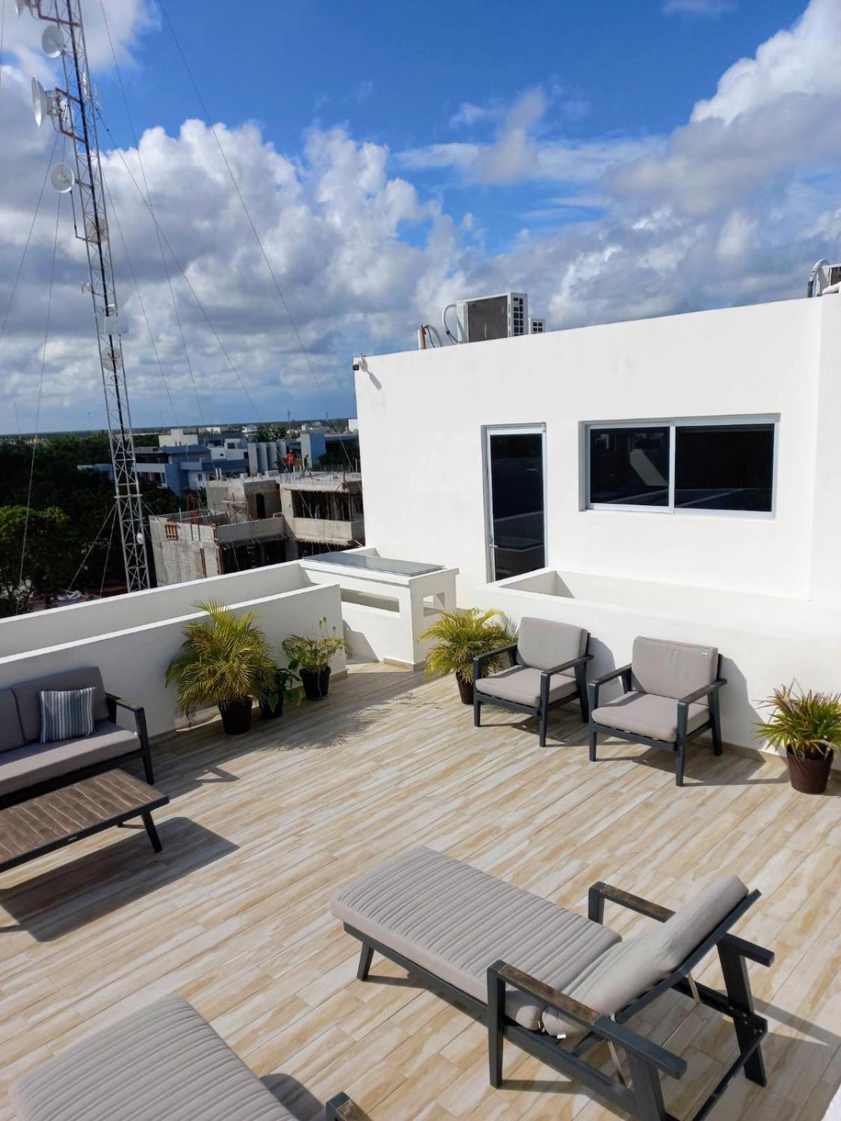 Apartment with Balcony - Photo 20
