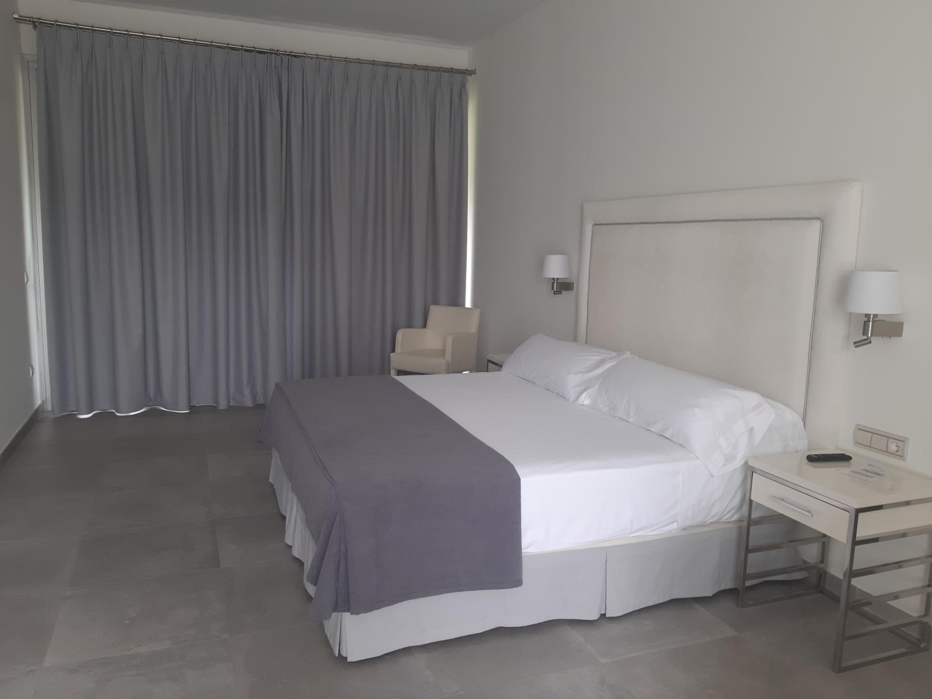 King Room with Garden View photo 3