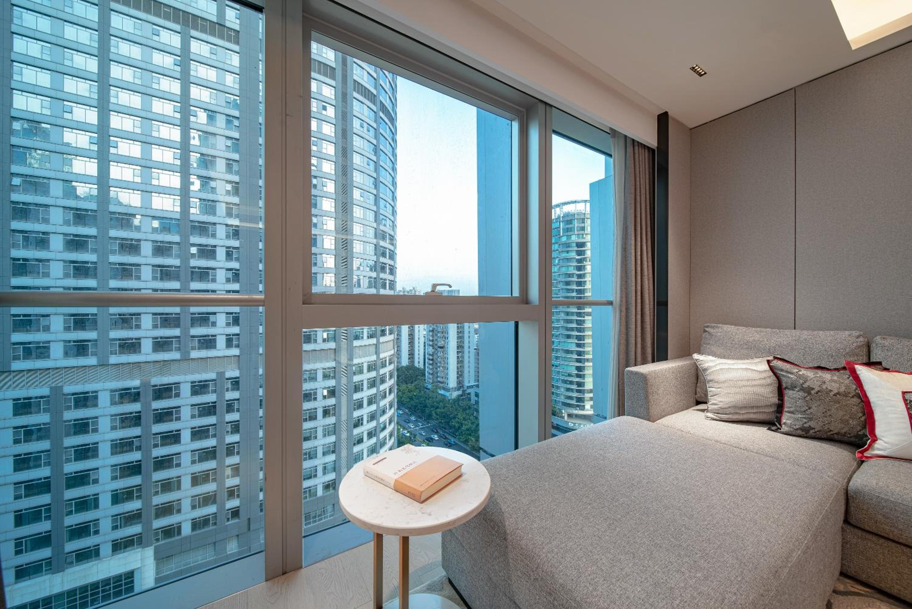 1 Bedroom Premier photo 2