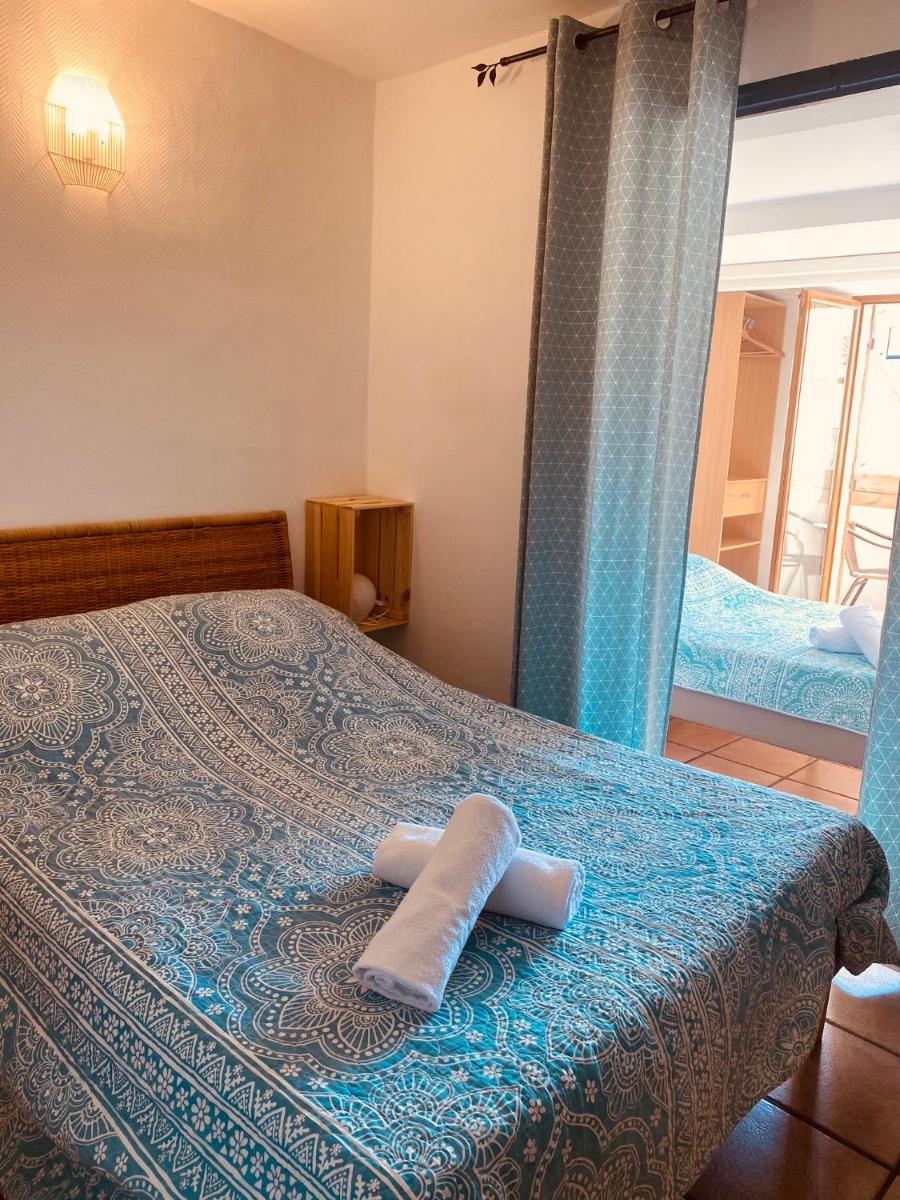 Air-Conditioned Quadruple Room photo 3