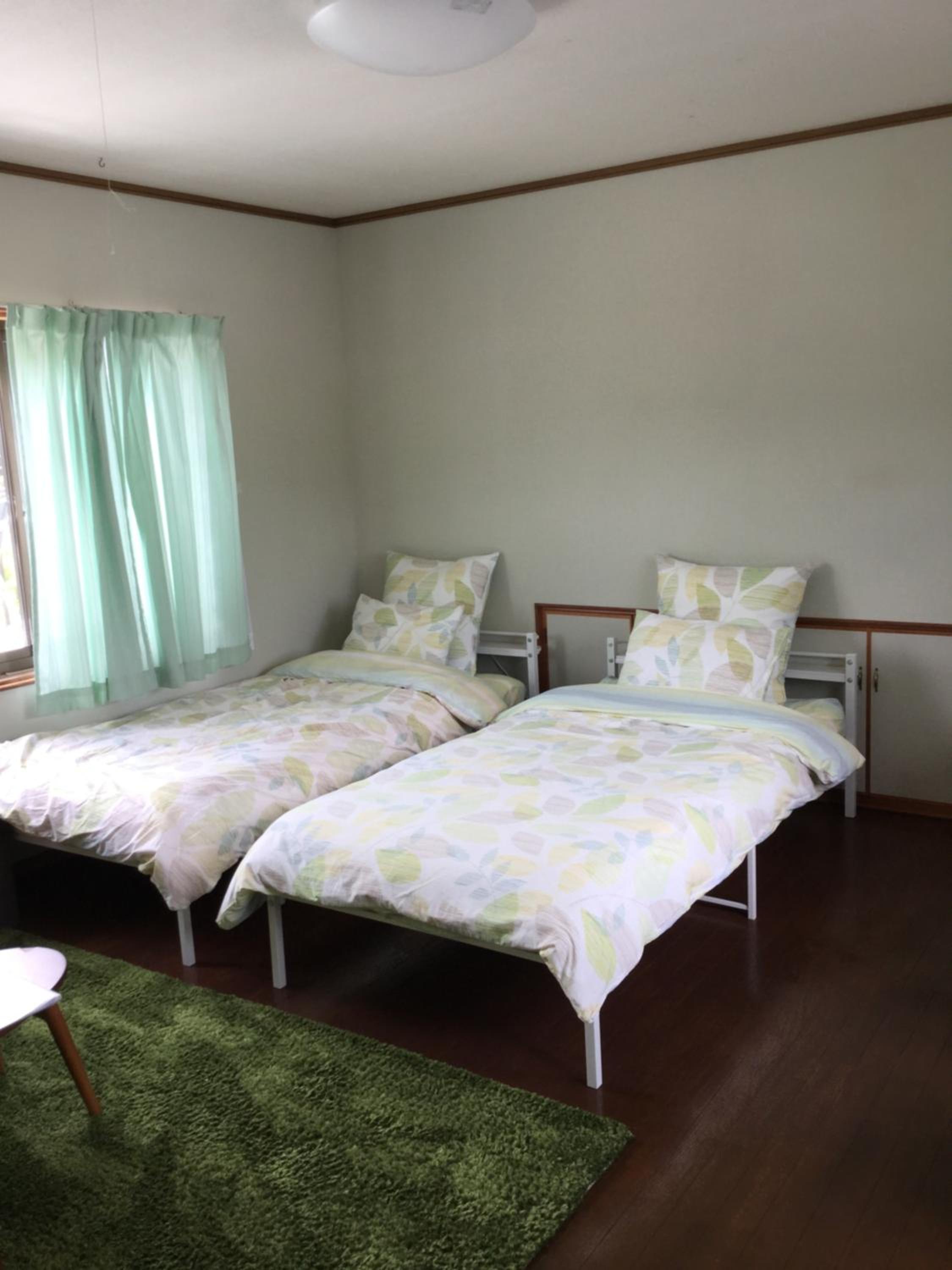 Economy Twin Room - Photo 1