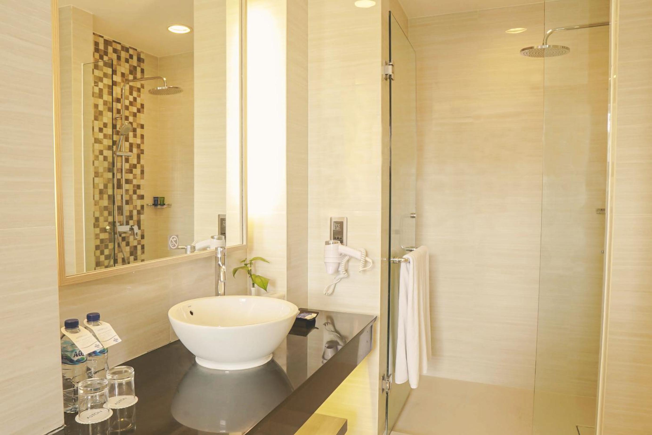 Deluxe Double or Twin Room - Photo 8