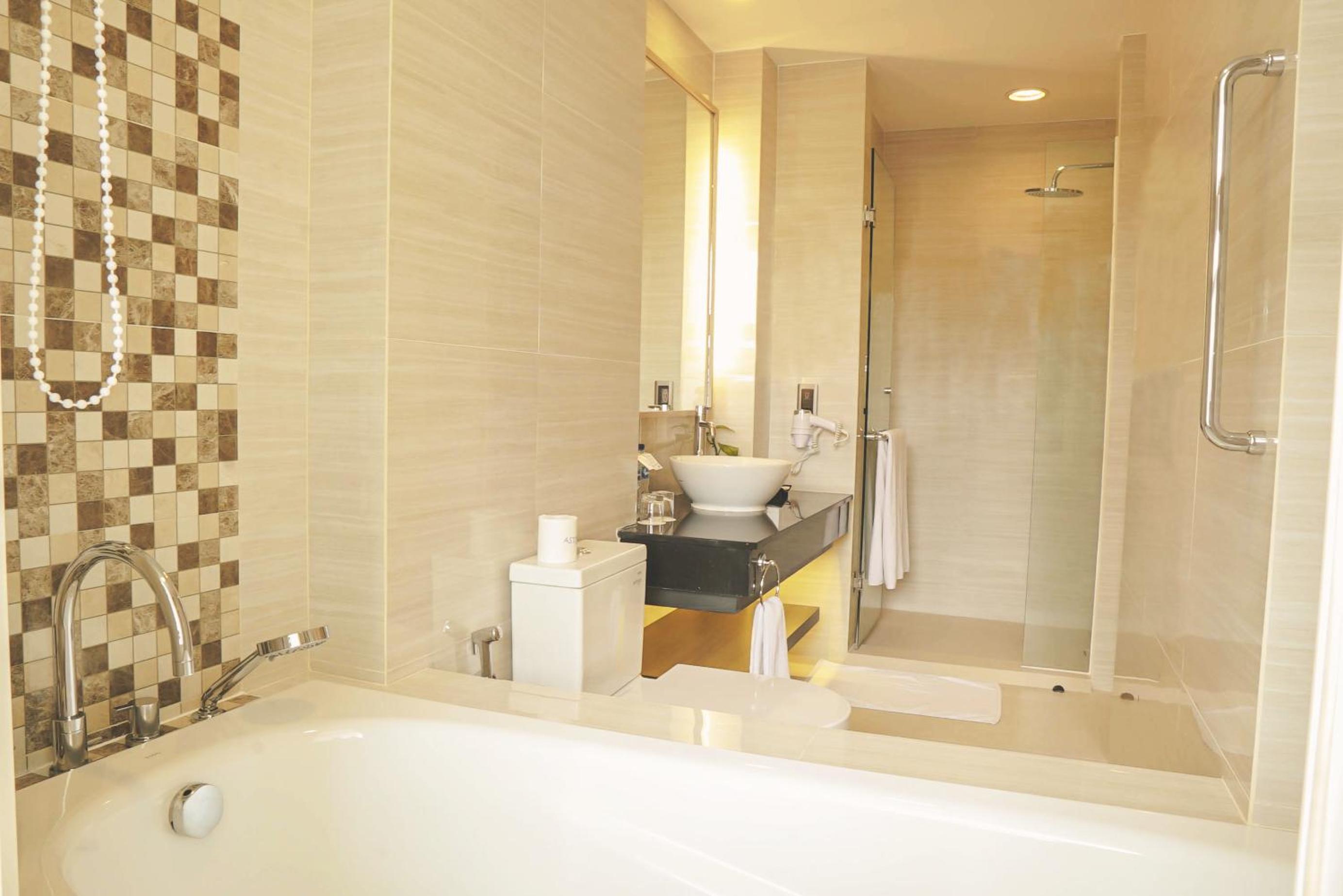 Deluxe Double or Twin Room - Photo 9