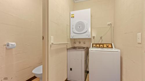 Three-Bedroom Apartment photo 2