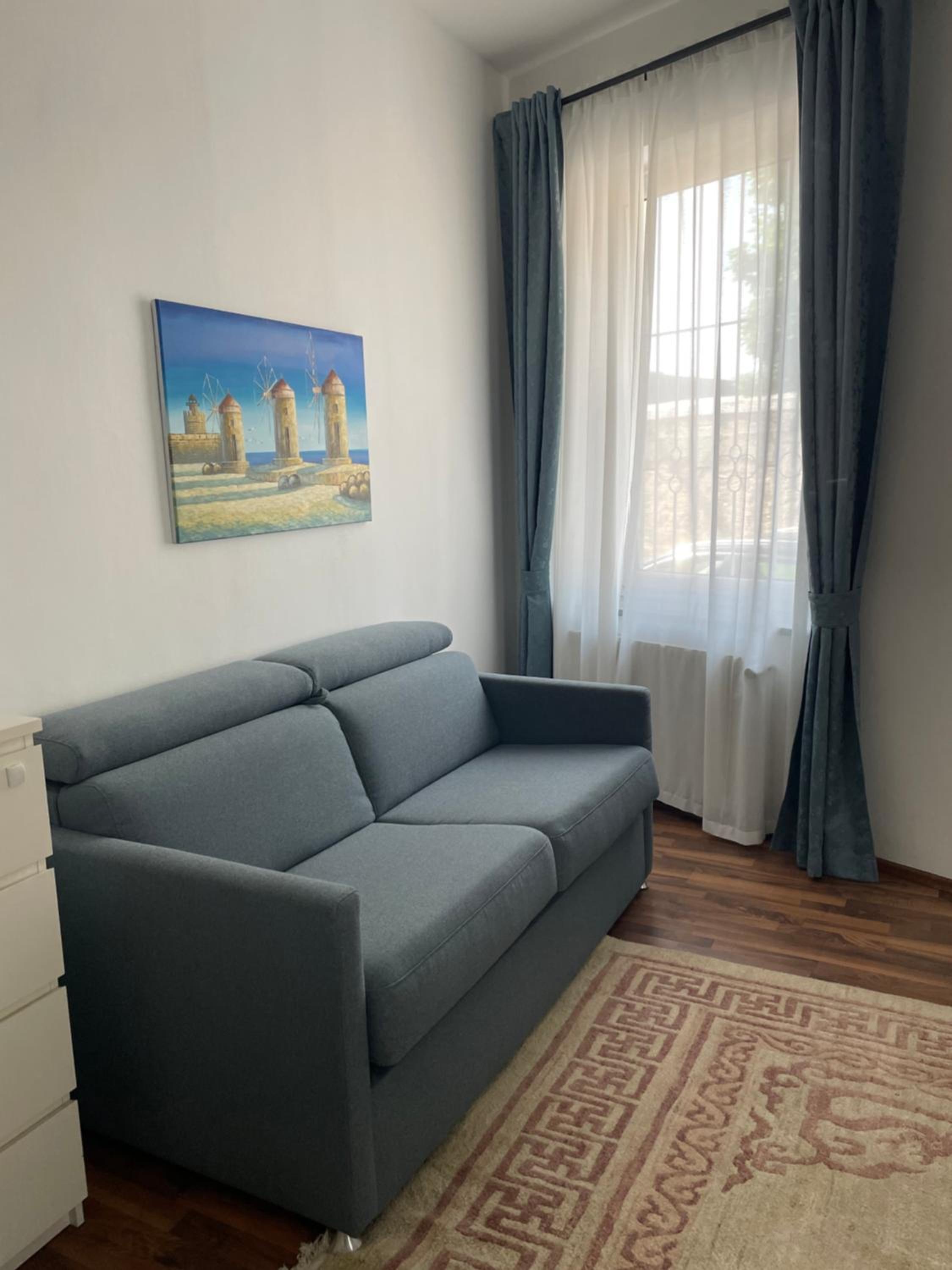 One-Bedroom Apartment - Photo 3