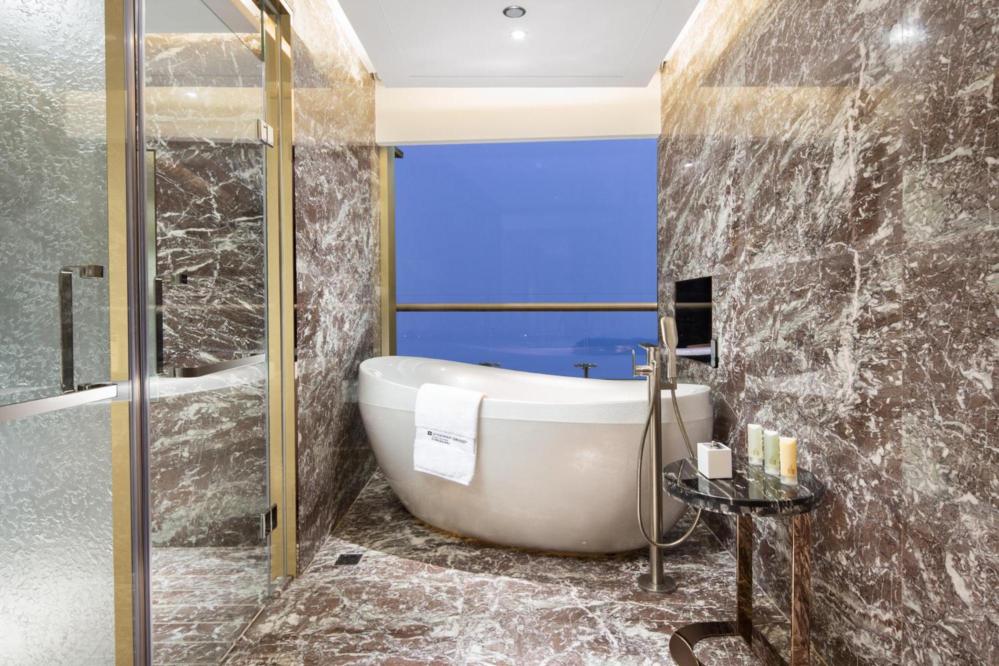 Executive Suite photo 2