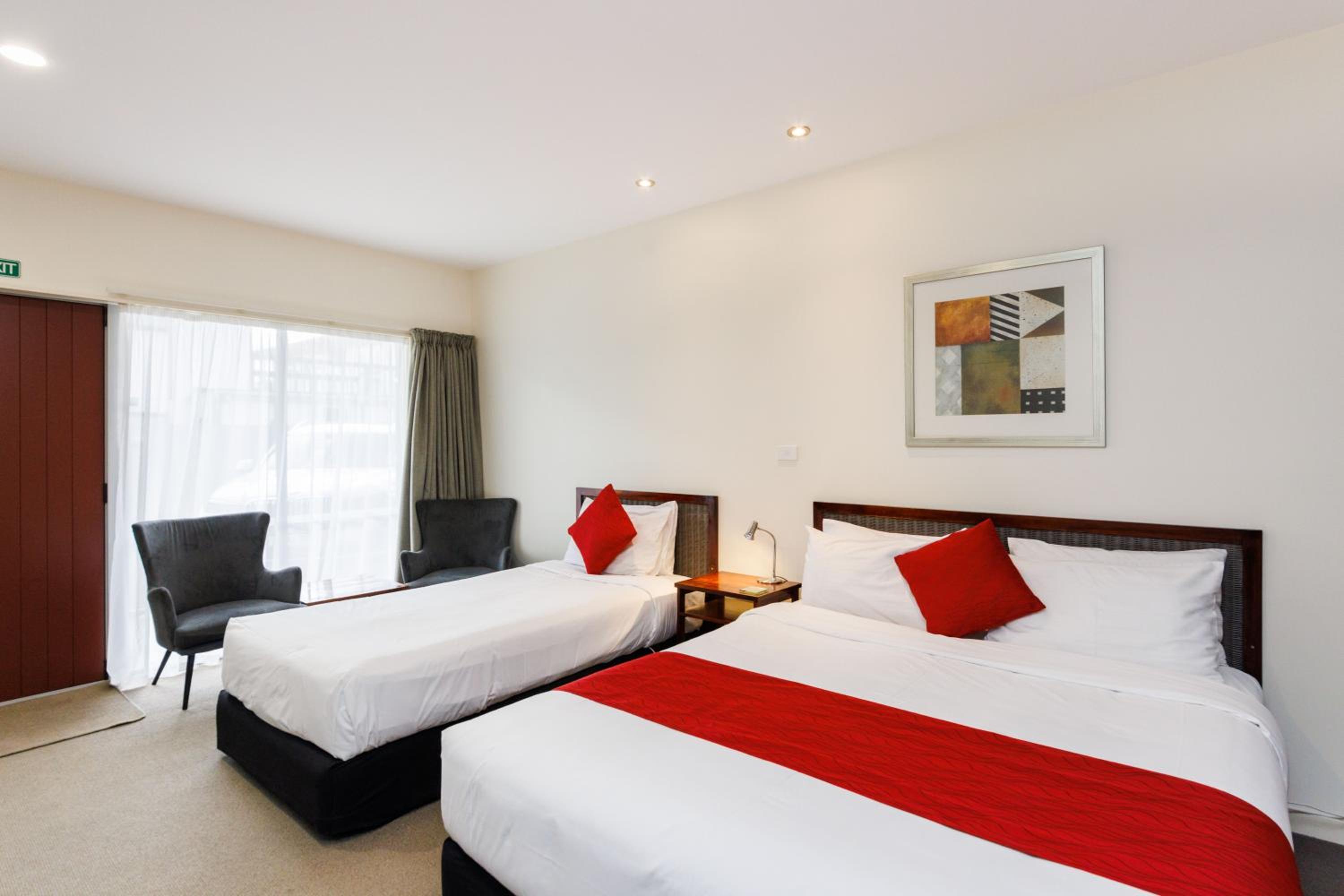 Studio Twin Suite - Disability Access photo 3