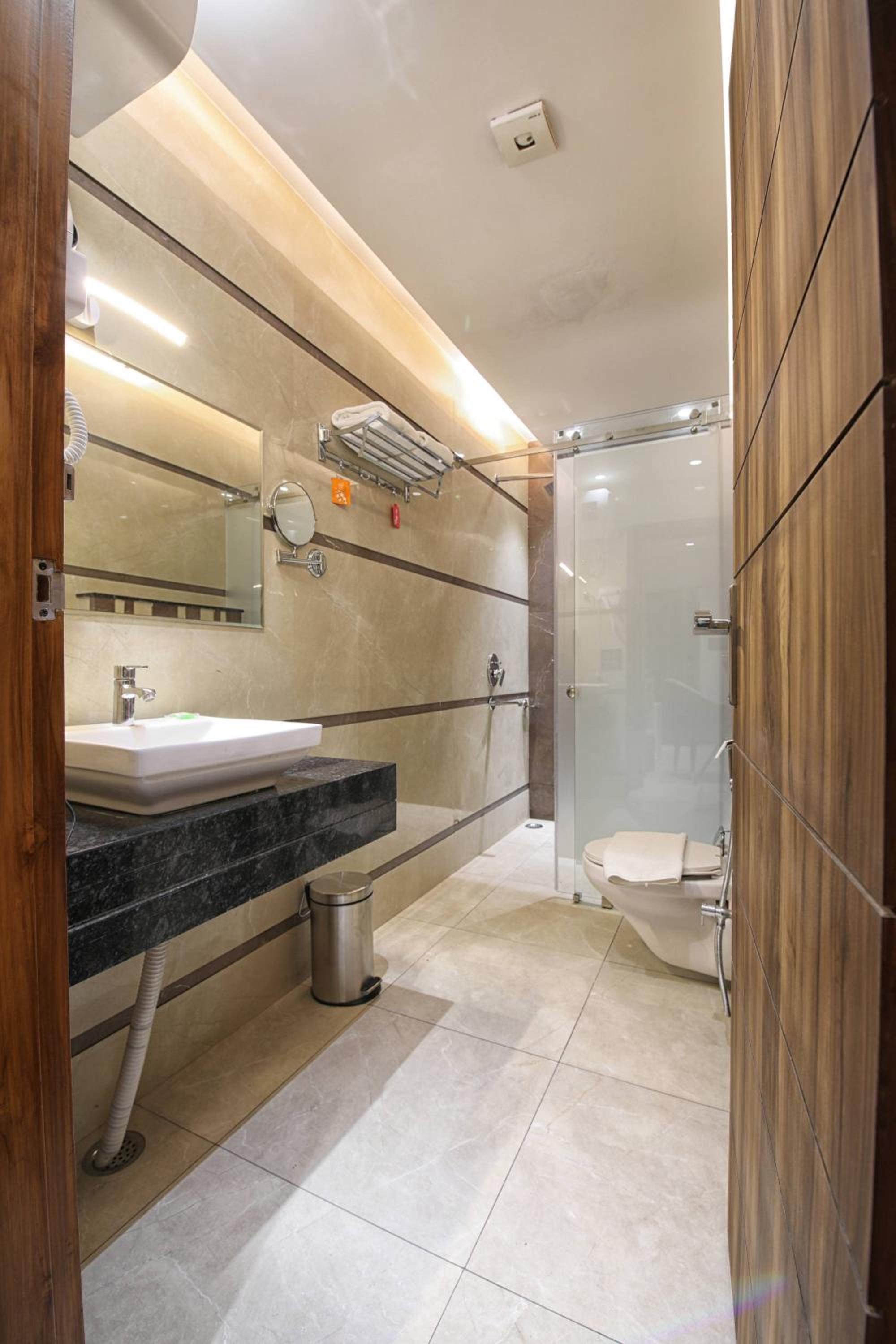 Suite - Photo 12