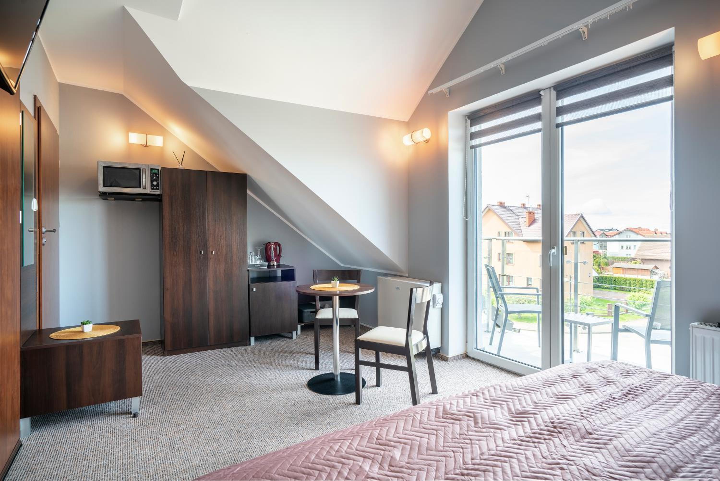 Twin Room with Balcony photo 2