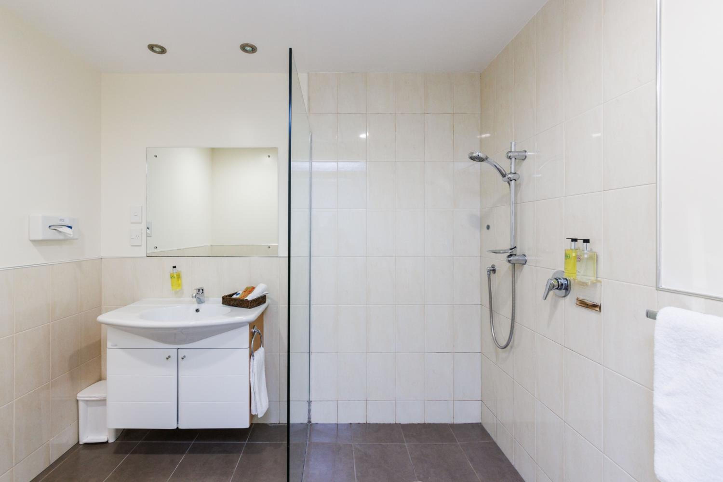 Twin Studio with Shower photo 3