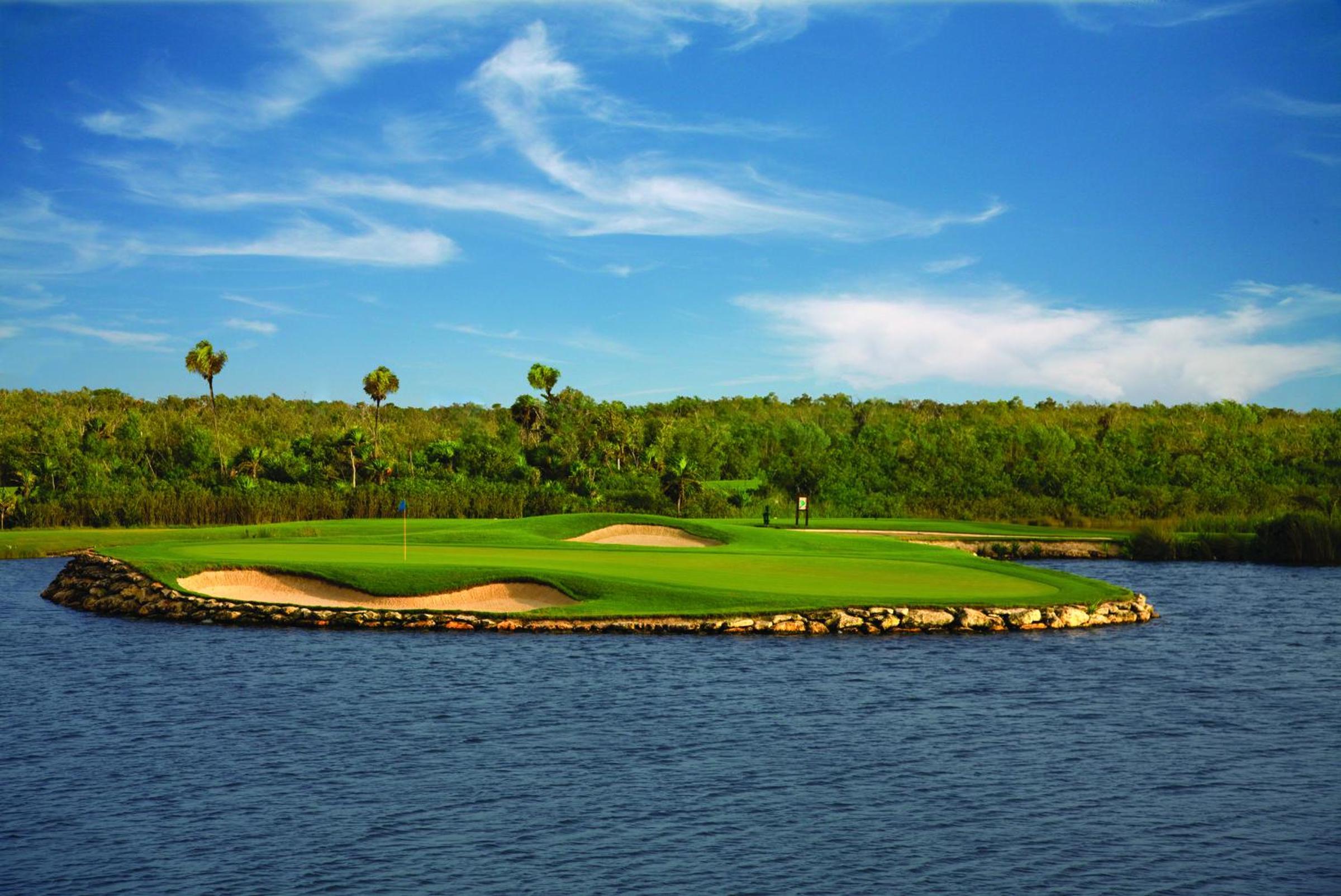 Superior Two Bedroom Presidential Suite Golf Course - Kids & Teens Free