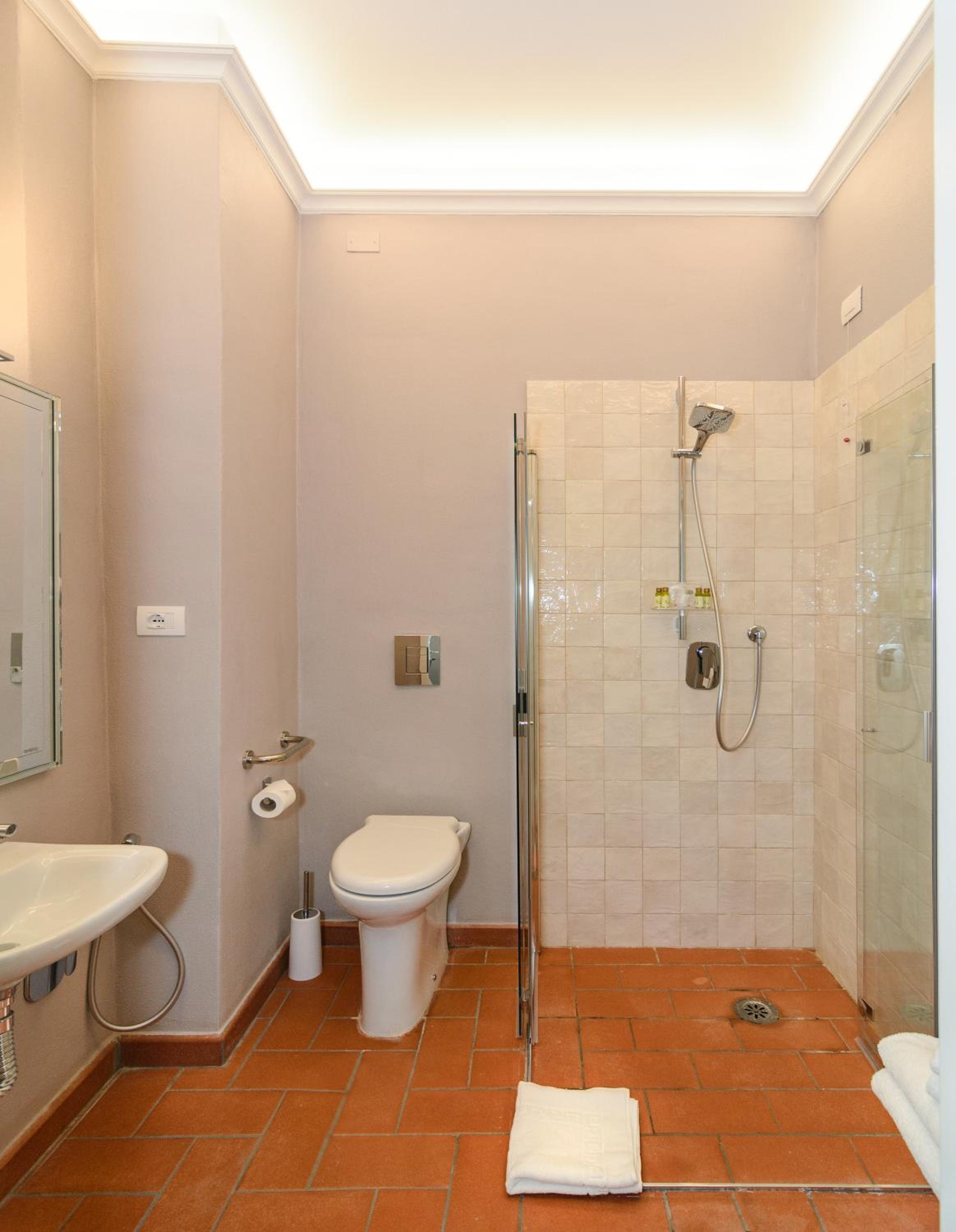 Double Room - Photo 2