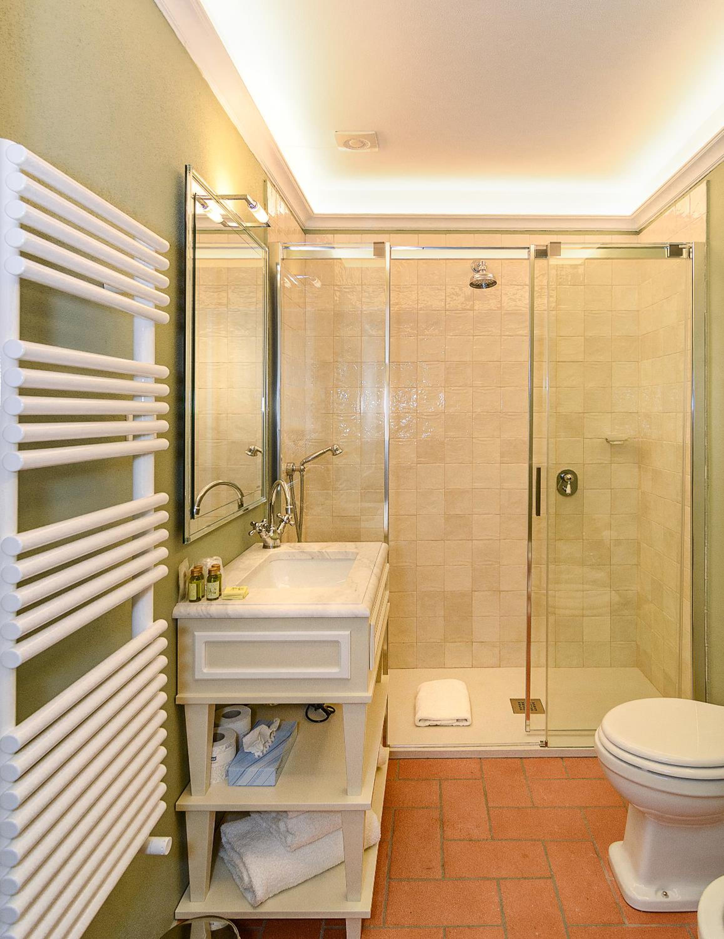 Double or Twin Room with View - Photo 3