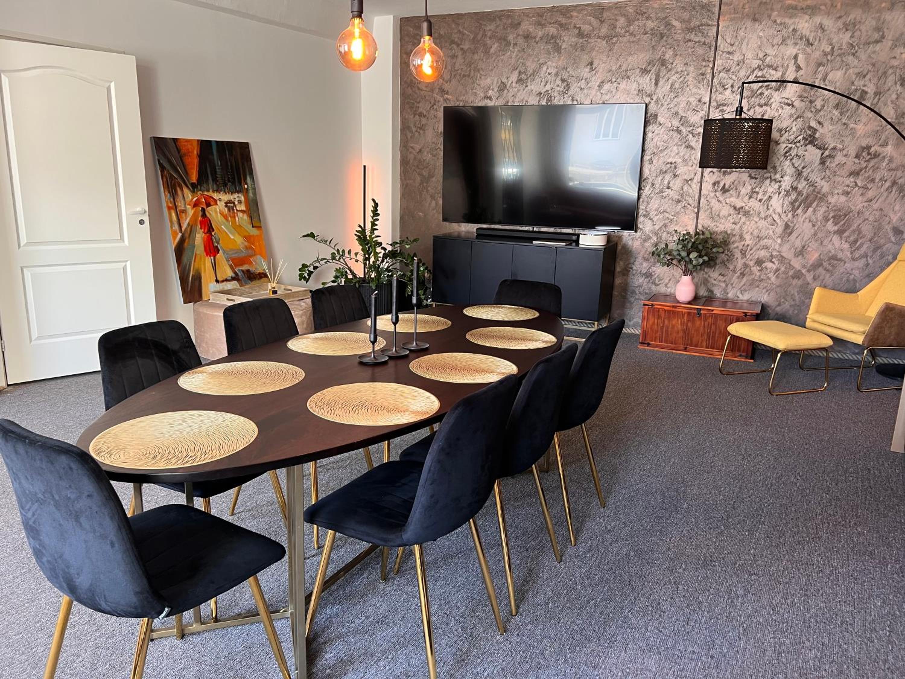 Two-Bedroom Apartment - Photo 7
