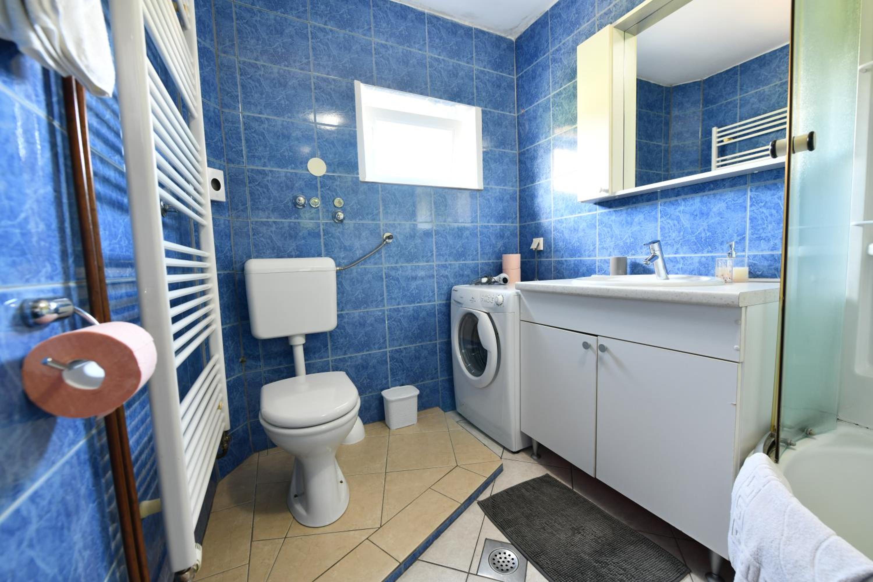 Two-Bedroom Apartment - Photo 36