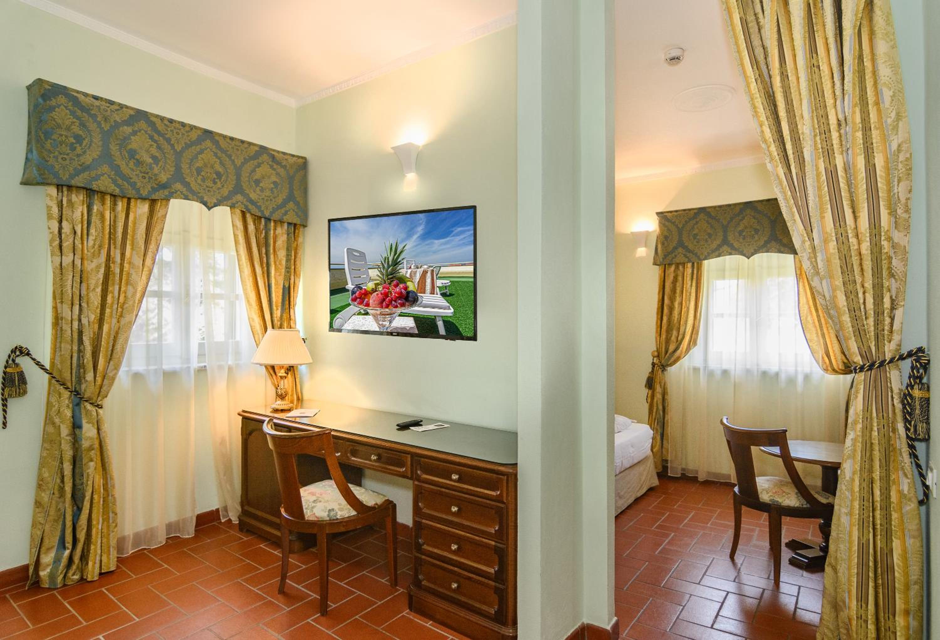Deluxe Room - Photo 1