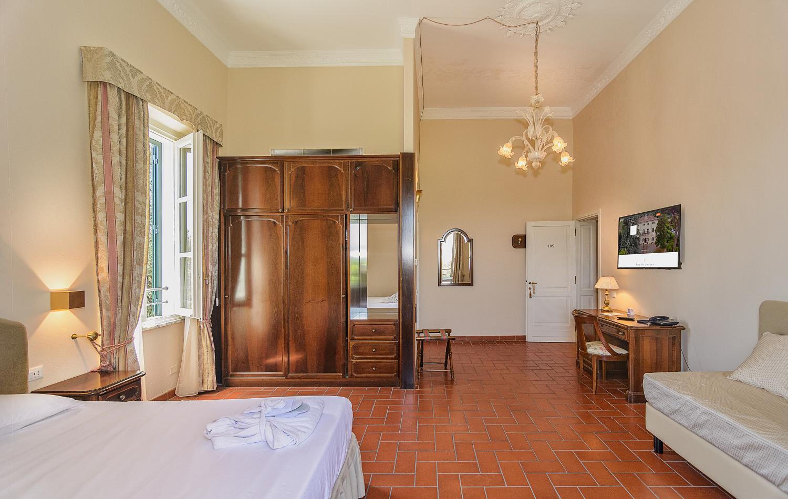 Junior Suite - Photo 12