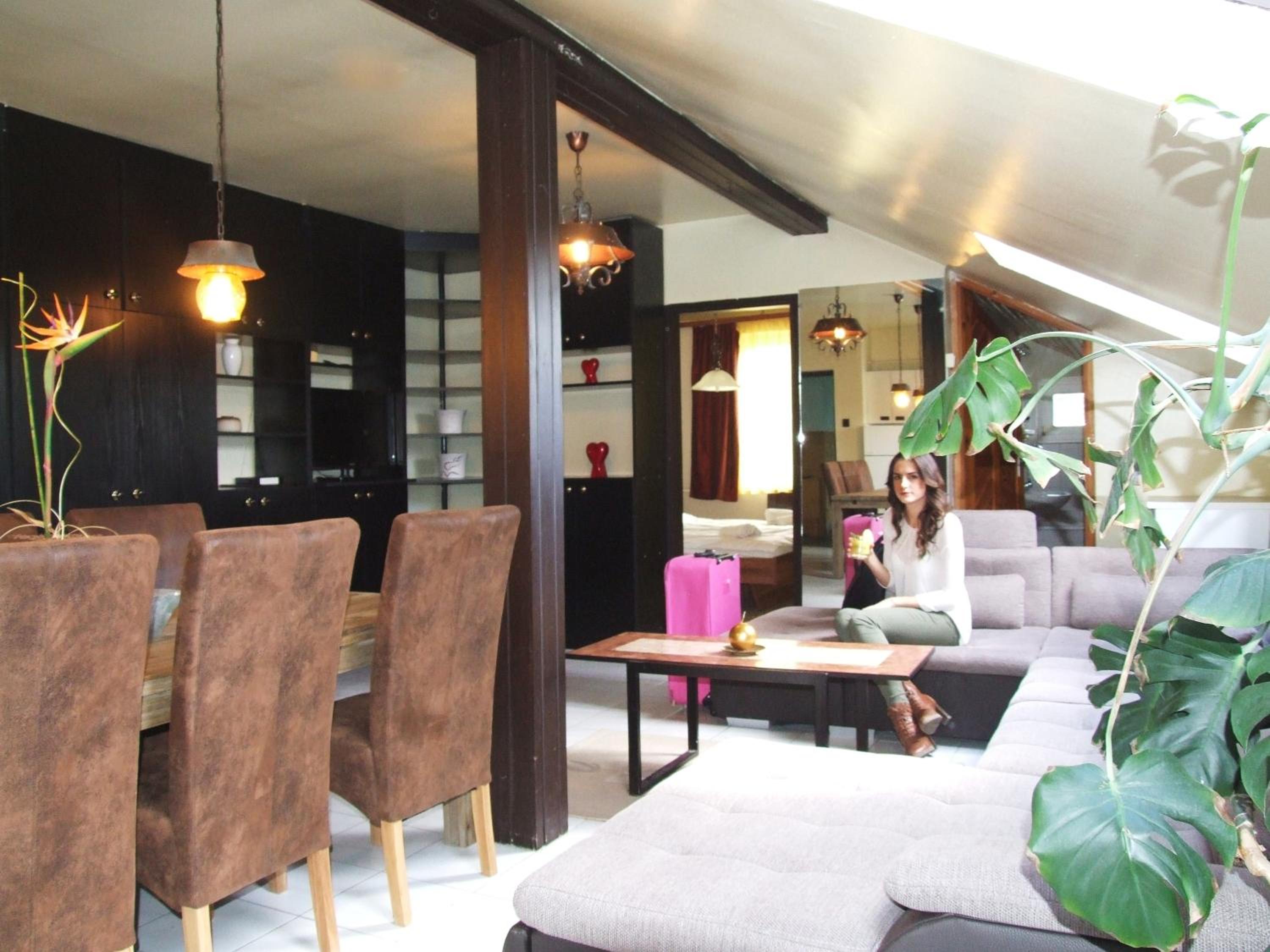 One-Bedroom Apartment - Photo 17