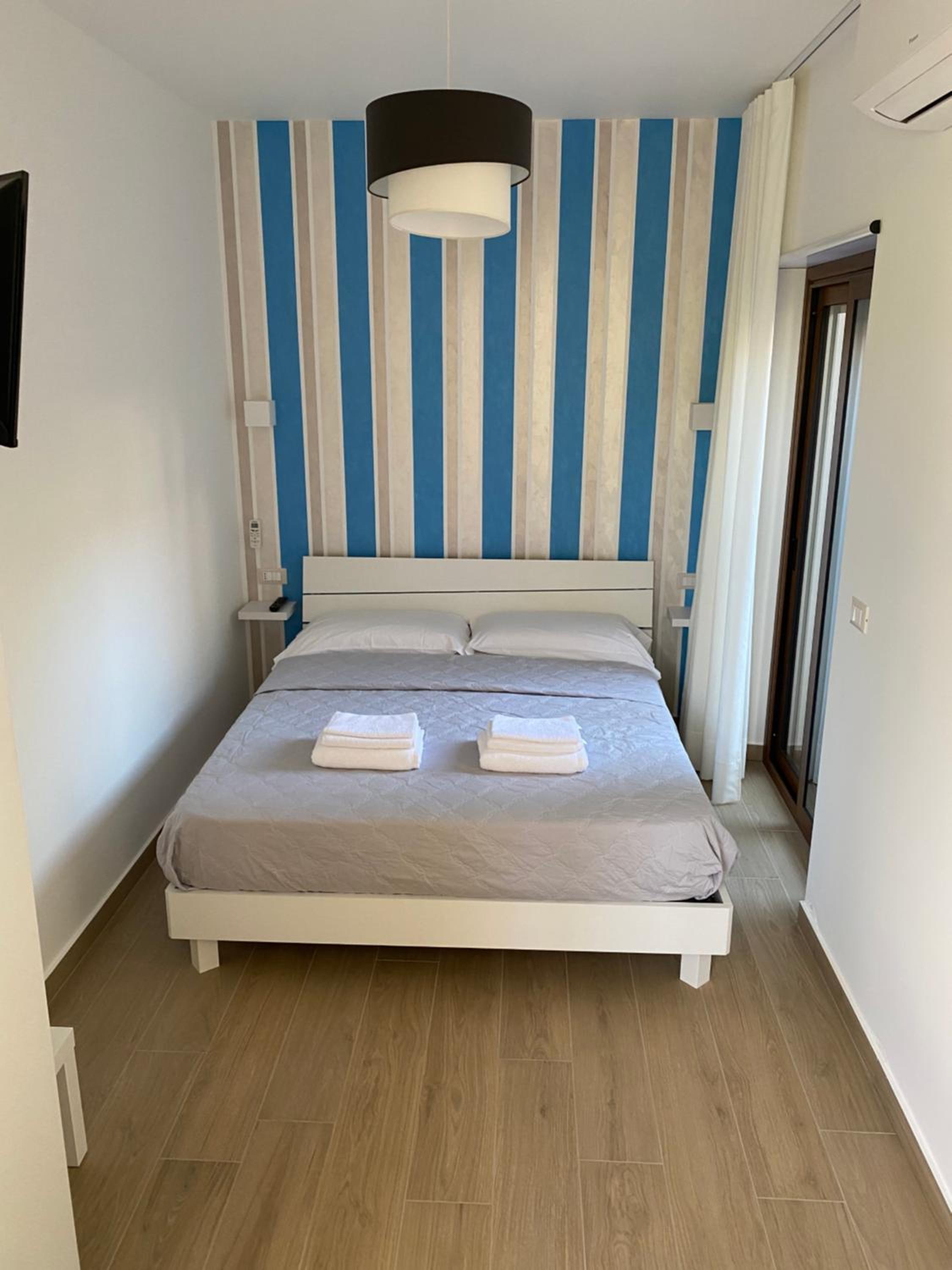 Queen Room - Photo 9