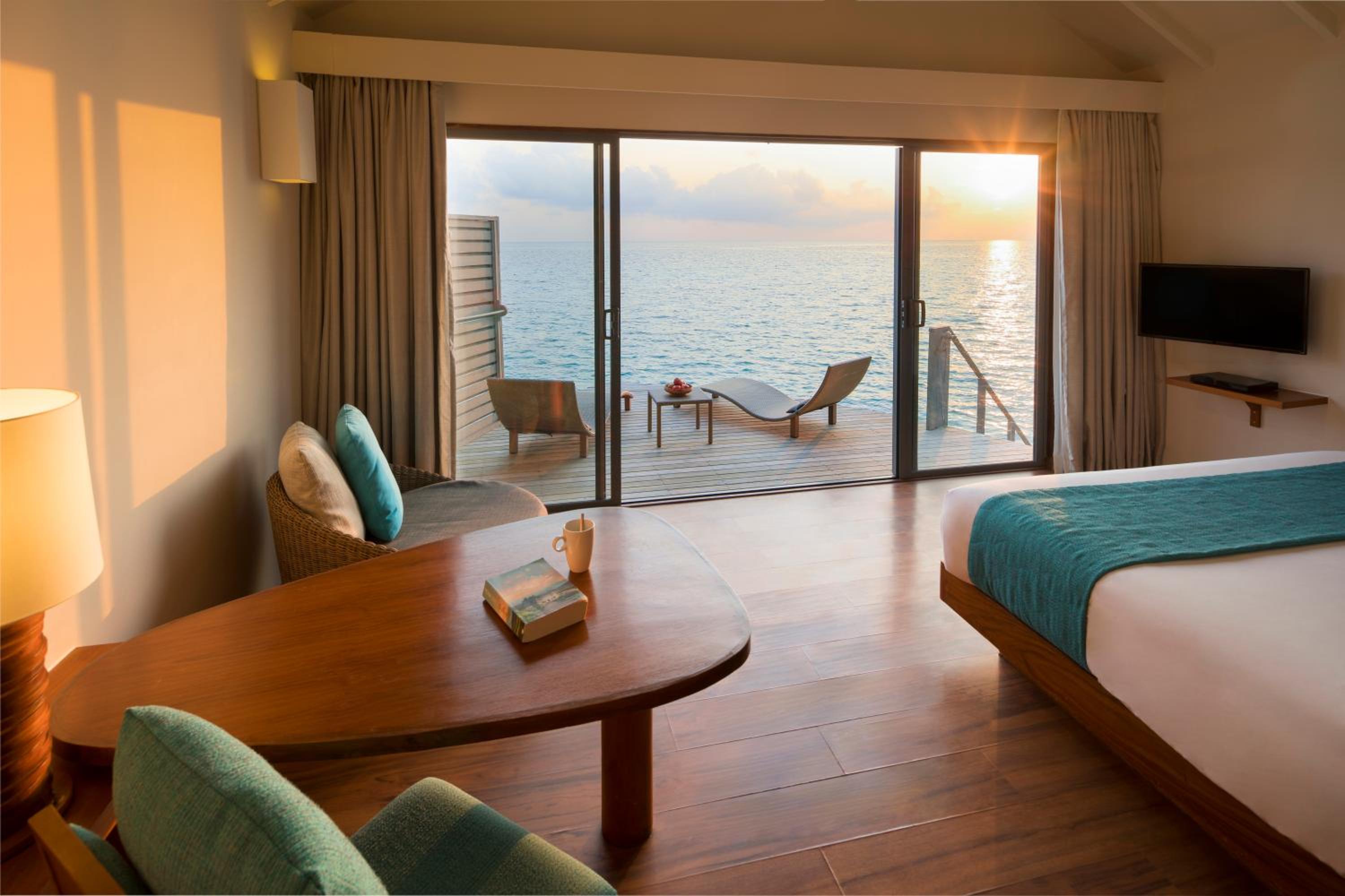 Sunset Overwater Villa King  photo 1