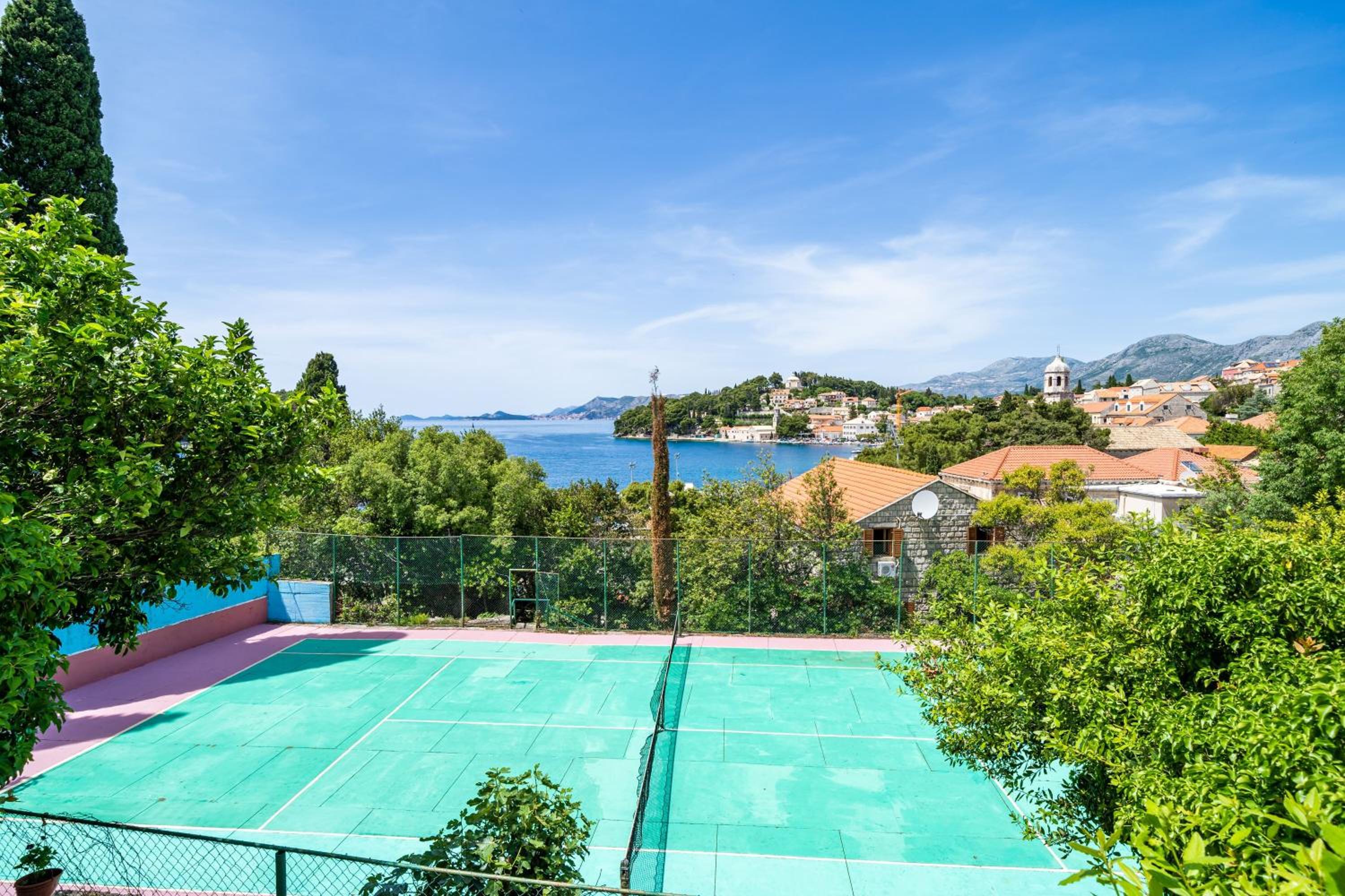 One Bedroom Apartment with Terrace photo 2