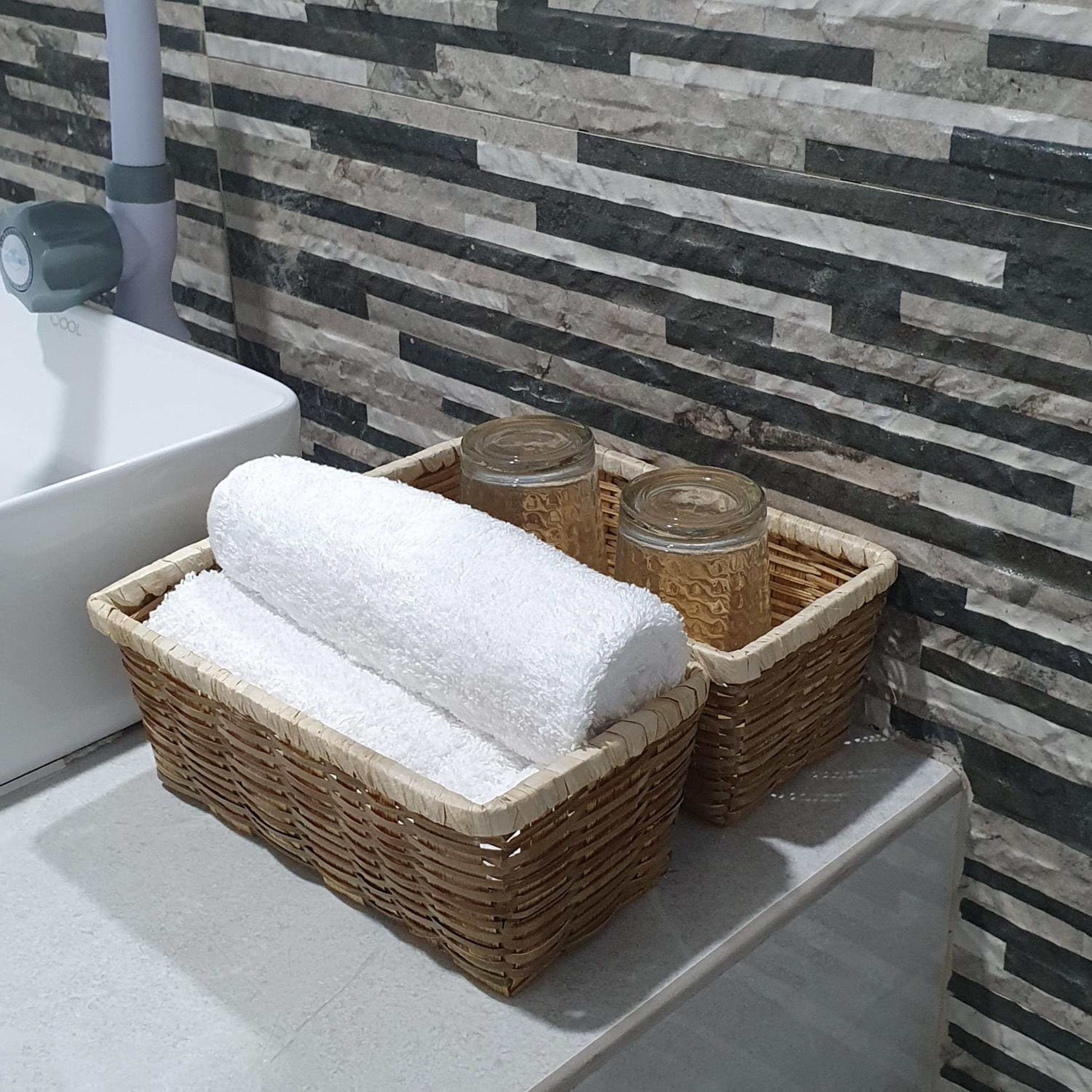 Queen Room with Pool View - Photo 6